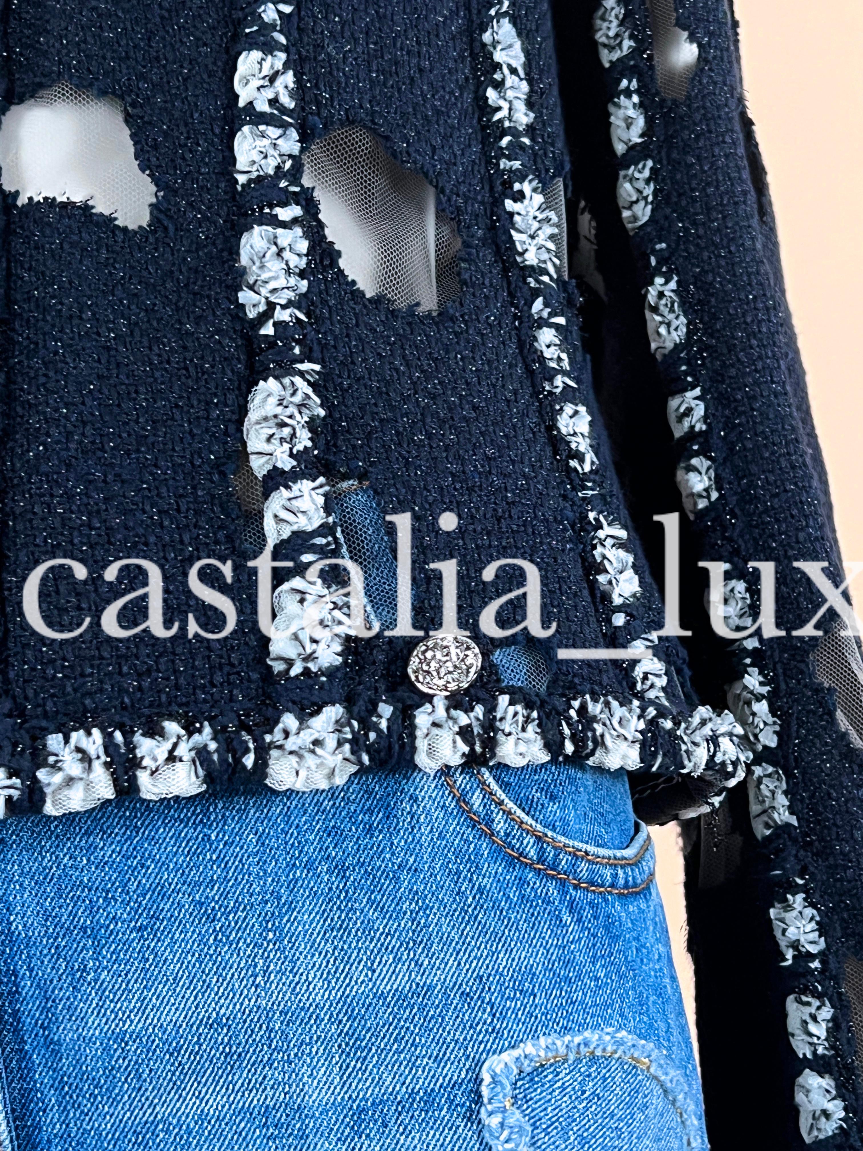 Chanel Iconique veste en tweed du Metropolitan Museum en vente 10