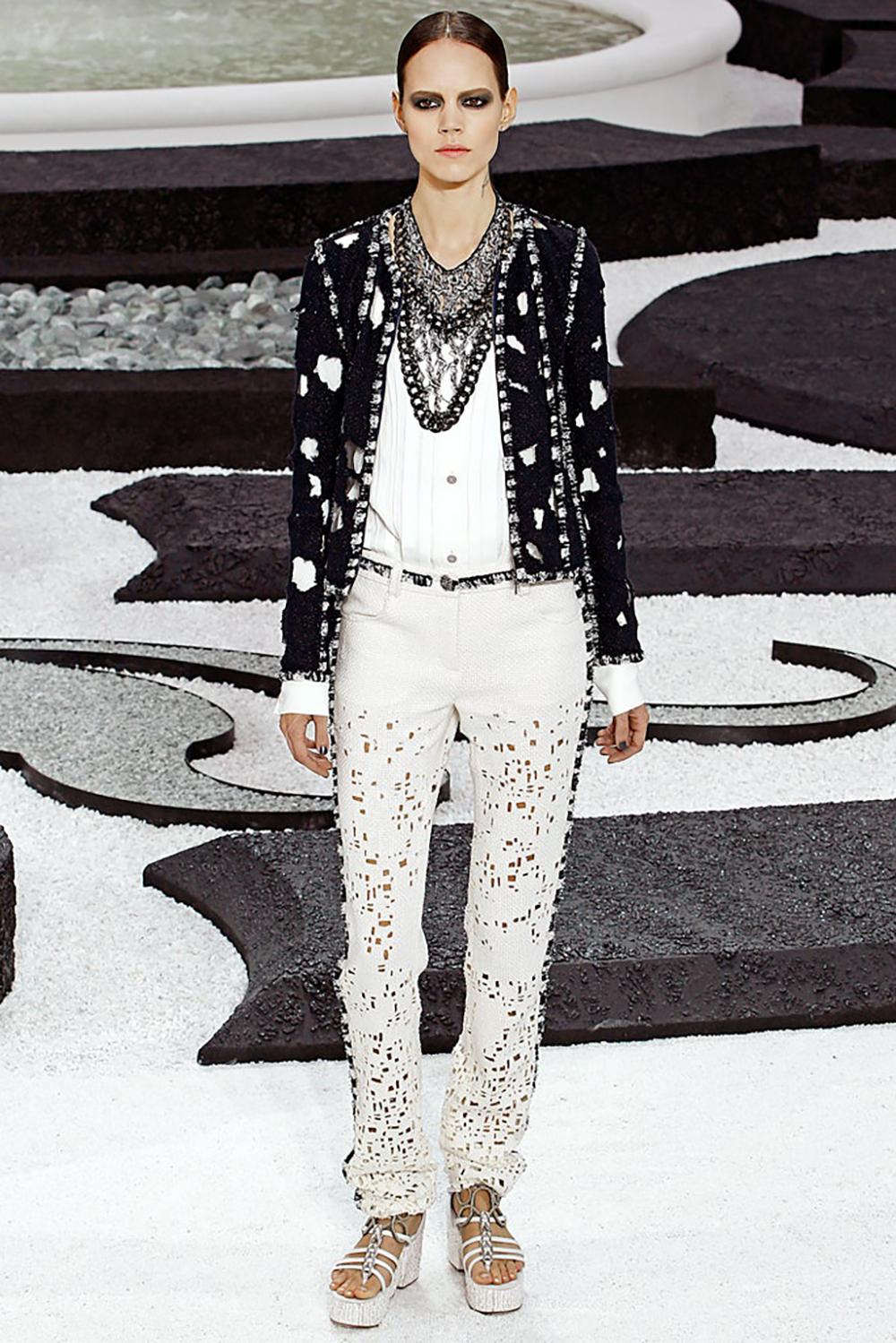 Chanel Iconic Metropolitan Museum Tweed Jacket For Sale 15