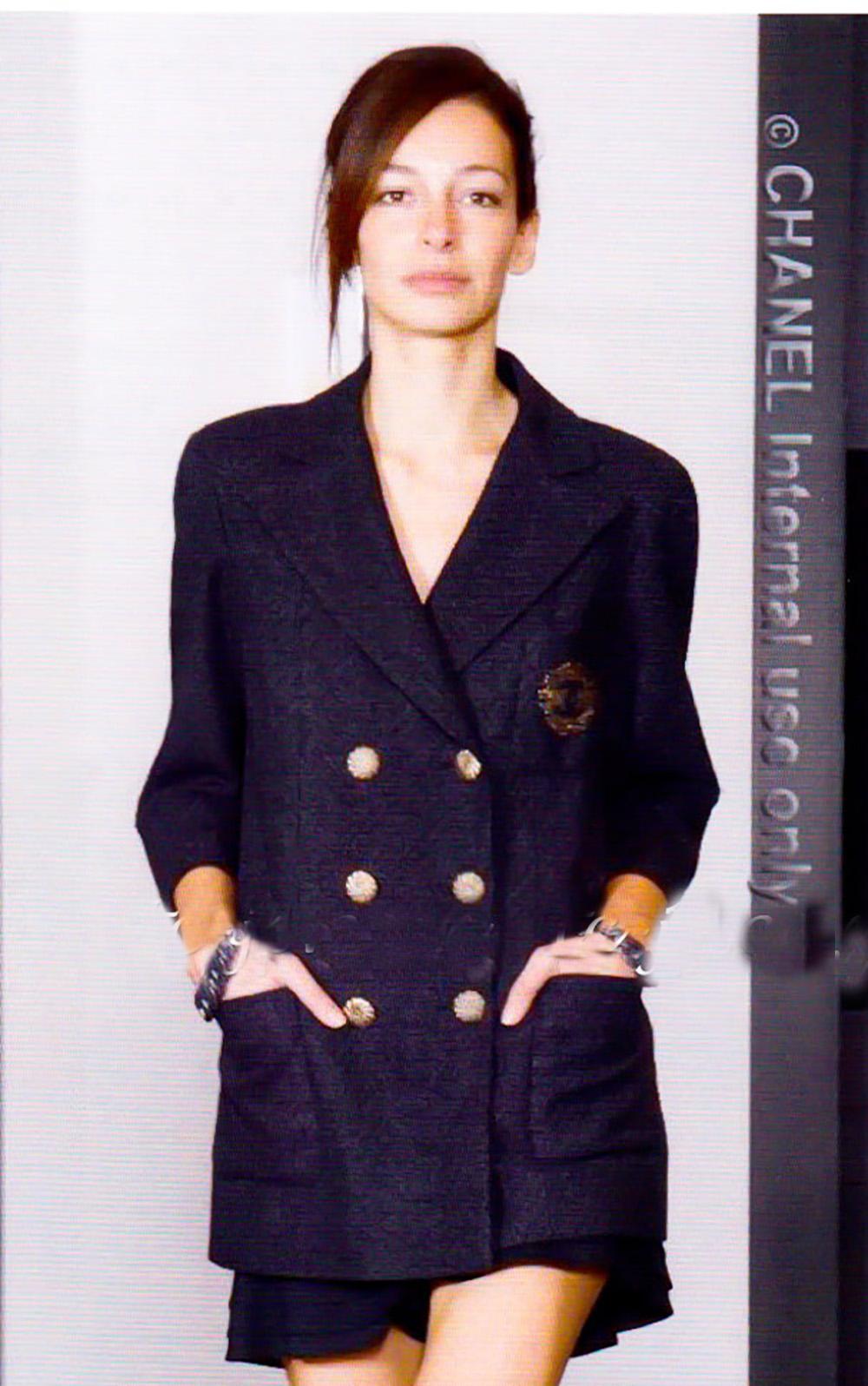 Chanel Iconic Mira Duma CC Logo Tweed Jacket 4