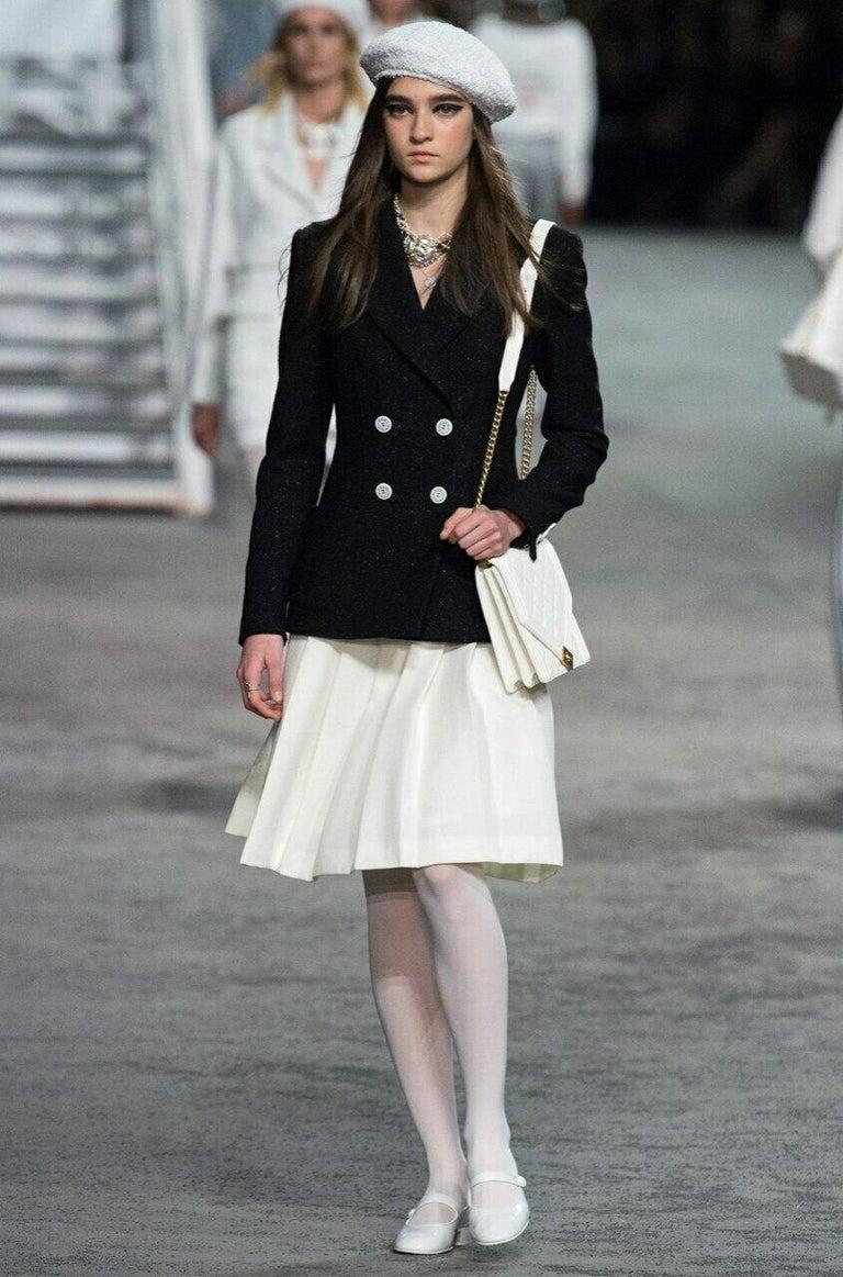 CHANEL Iconic Marine schimmernde Jacke 36 FR (Schwarz) im Angebot