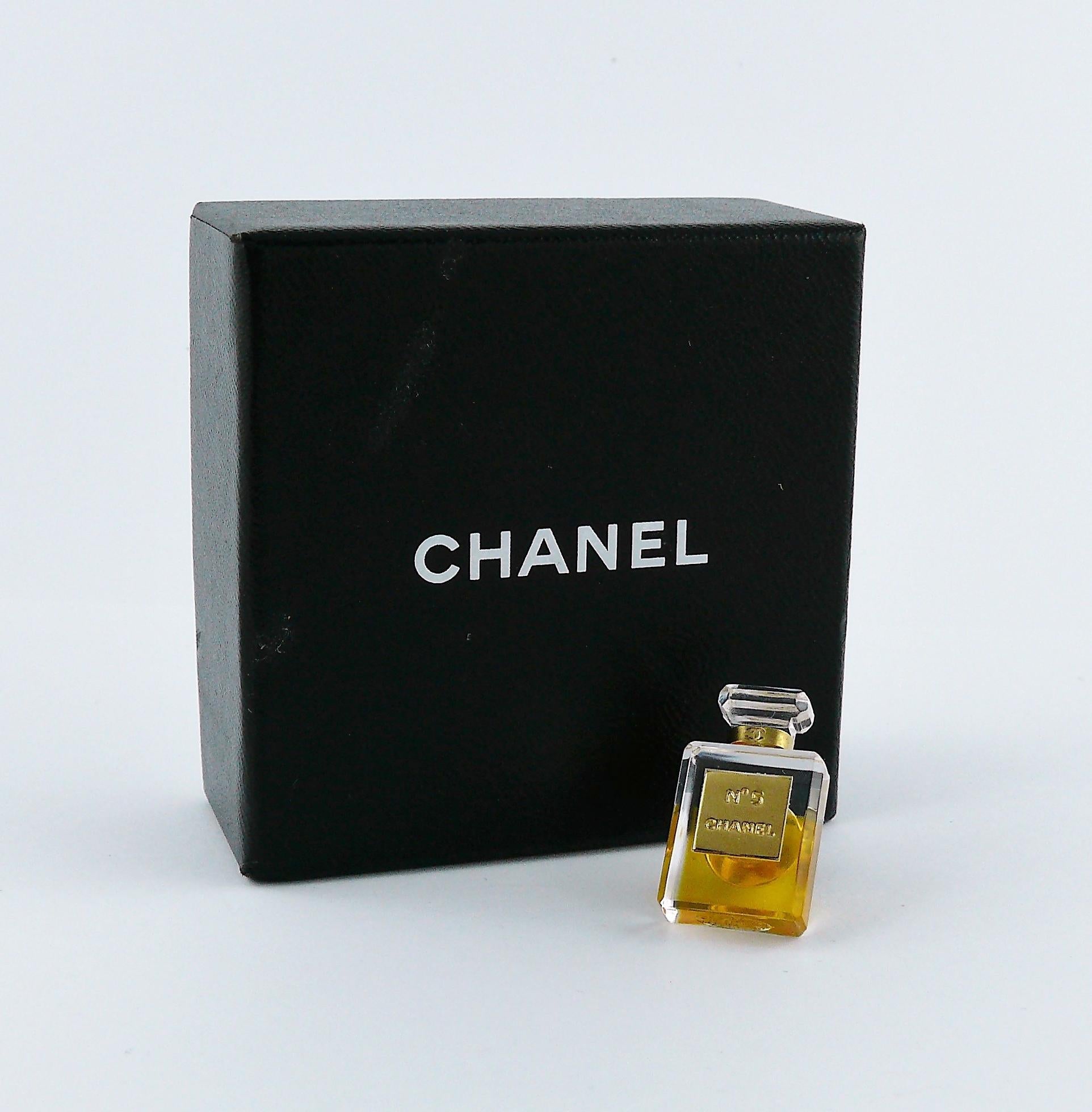 Chanel Iconic No. 5 Perfume Bottle Pin Brooch In Excellent Condition In Nice, FR