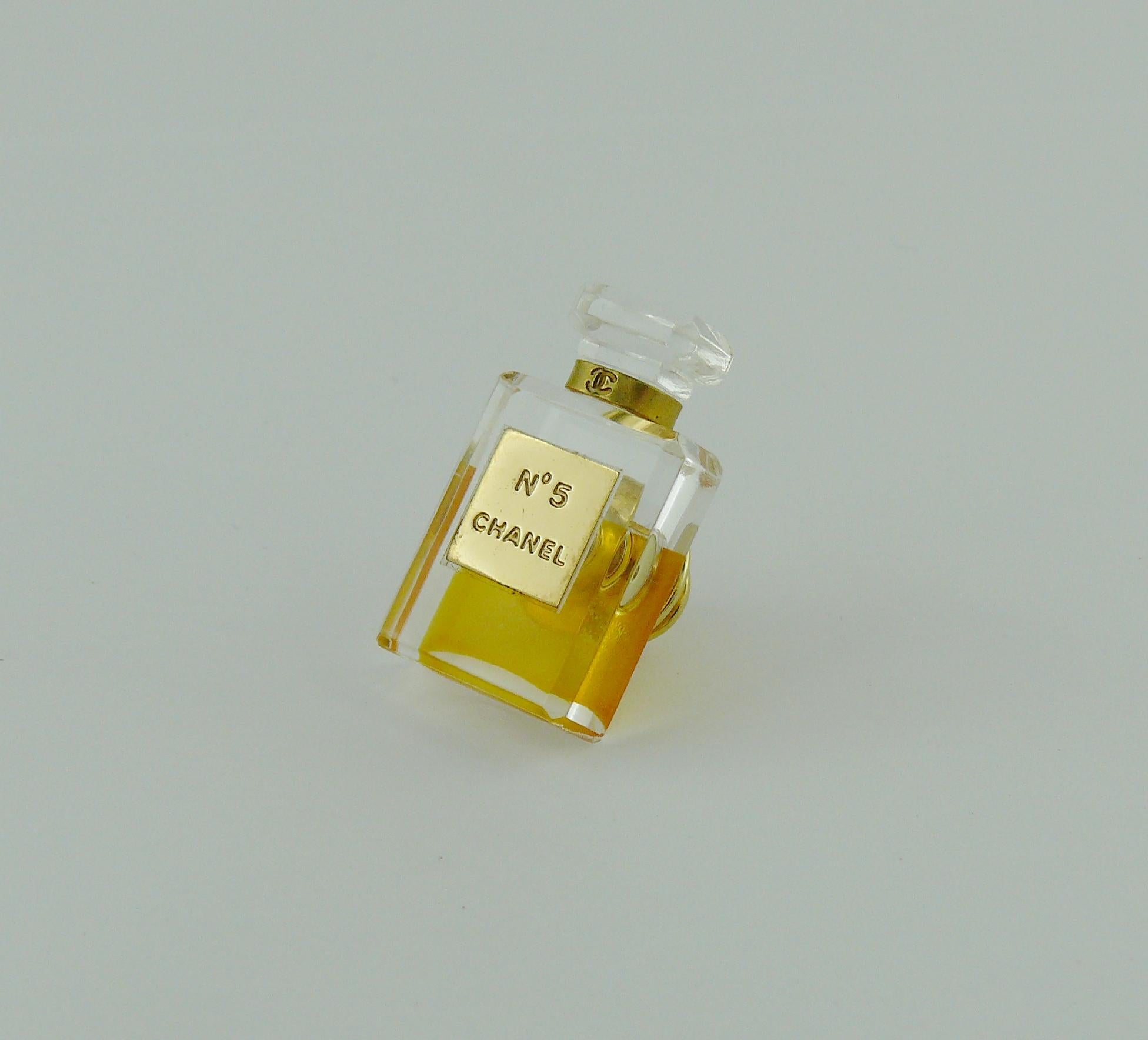 chanel no 5 pin