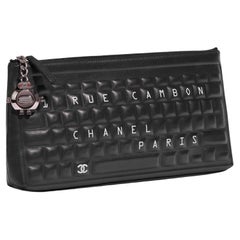 Chanel Iconic Novelty Keyboard Pochette Minaudière en cuir d'agneau noir  