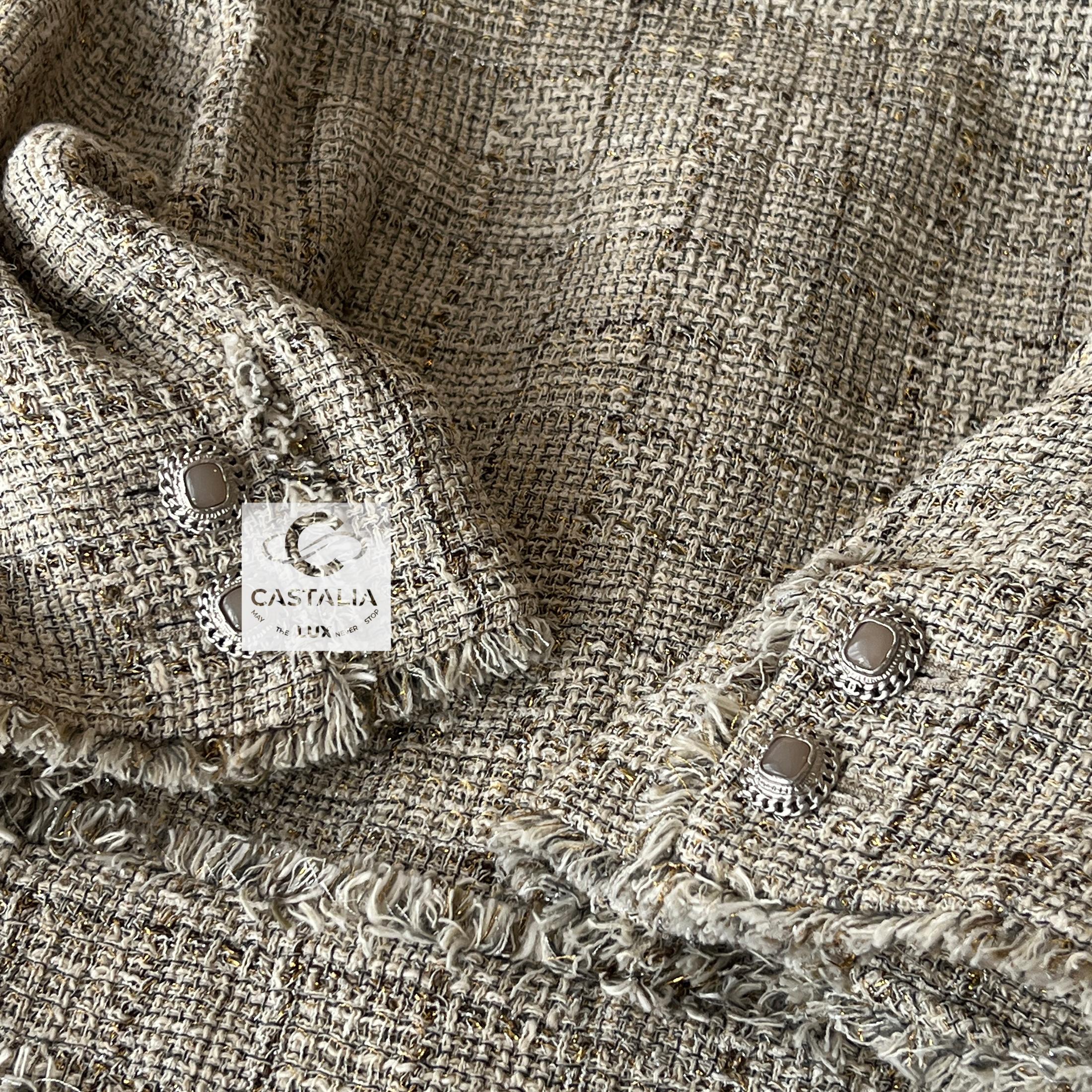 CHANEL Iconic Nude Beige Timeless Tweed Jacket 36 FR en vente 10