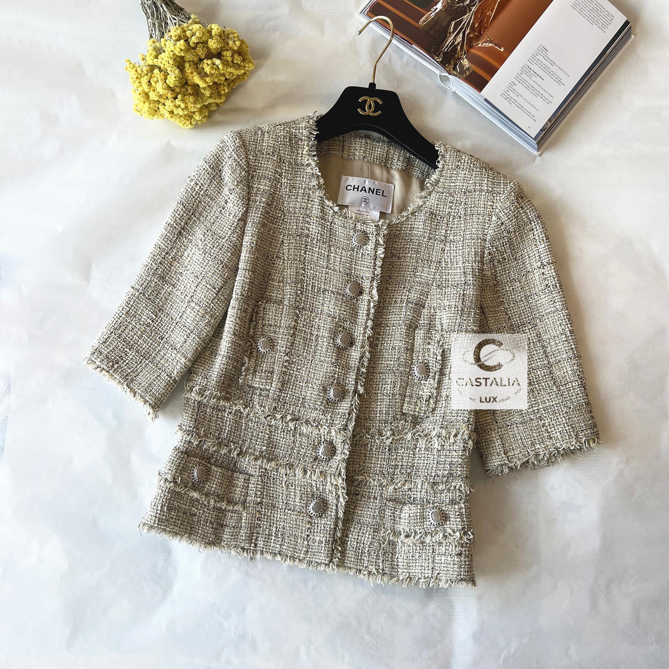 CHANEL Iconic Nude Beige Timeless Tweed Jacket 36 FR en vente 2