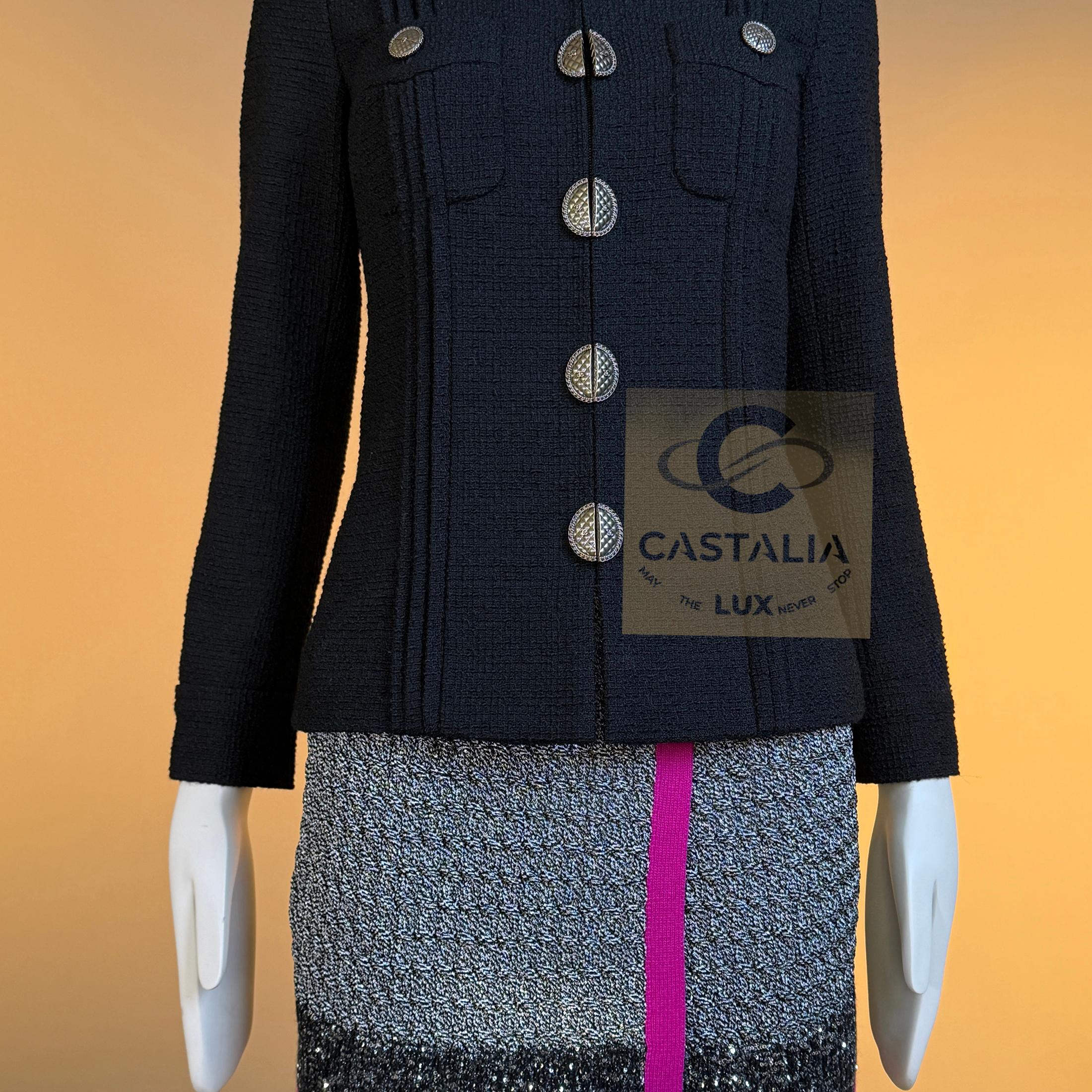 CHANEL - Veste en tweed noir Icone Paris / iCon 34 FR en vente 7