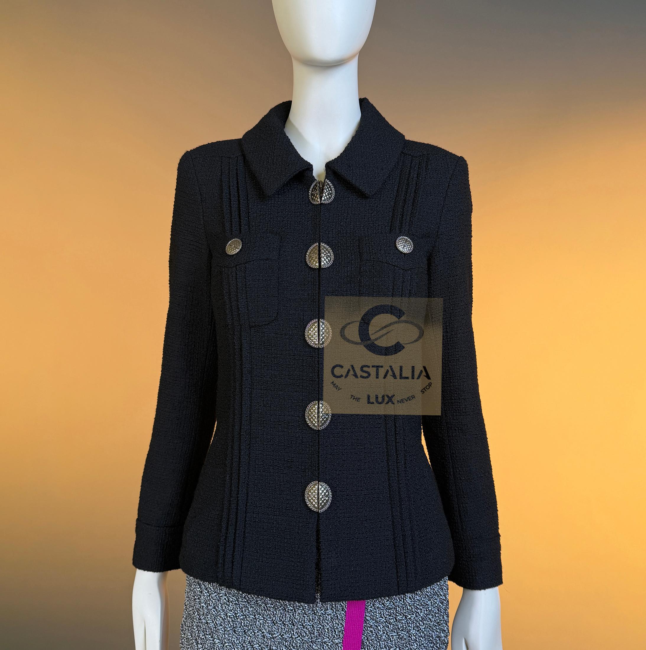 CHANEL - Veste en tweed noir Icone Paris / iCon 34 FR en vente 1