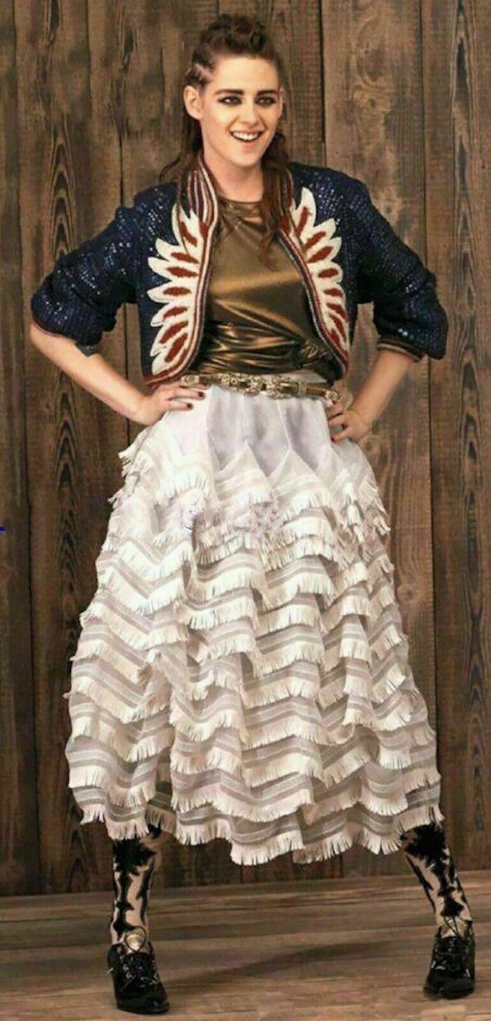 CHANEL Iconic Paris / DALLAS Paillettenjacke 34 FR im Zustand „Neu“ in Dubai, AE