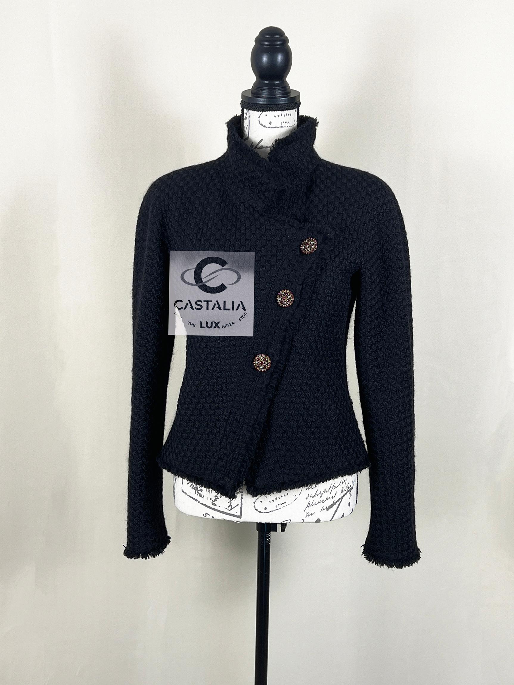Chanel Iconic Paris / Edinburgh Black & Tartan Tweed Jacket 40 FR For Sale 7