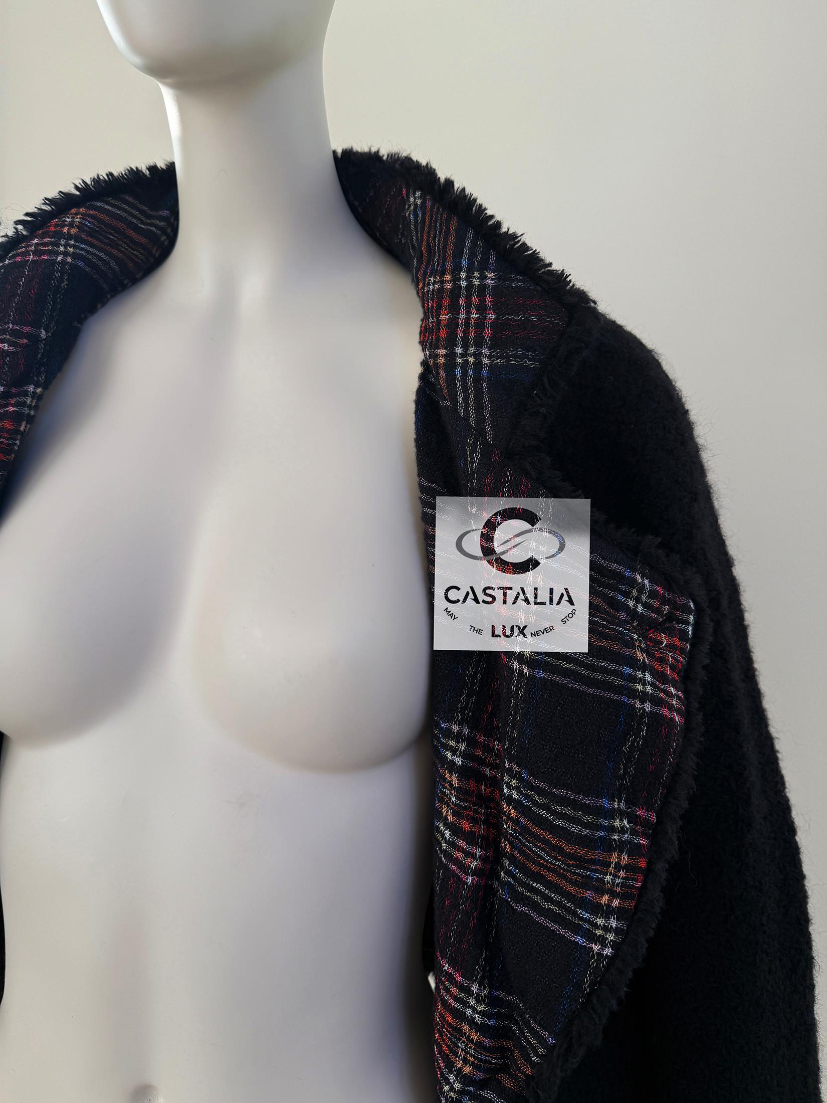 Chanel Iconic Paris / Edinburgh Schwarze Tartan-Tweedjacke 38 FR im Angebot 7