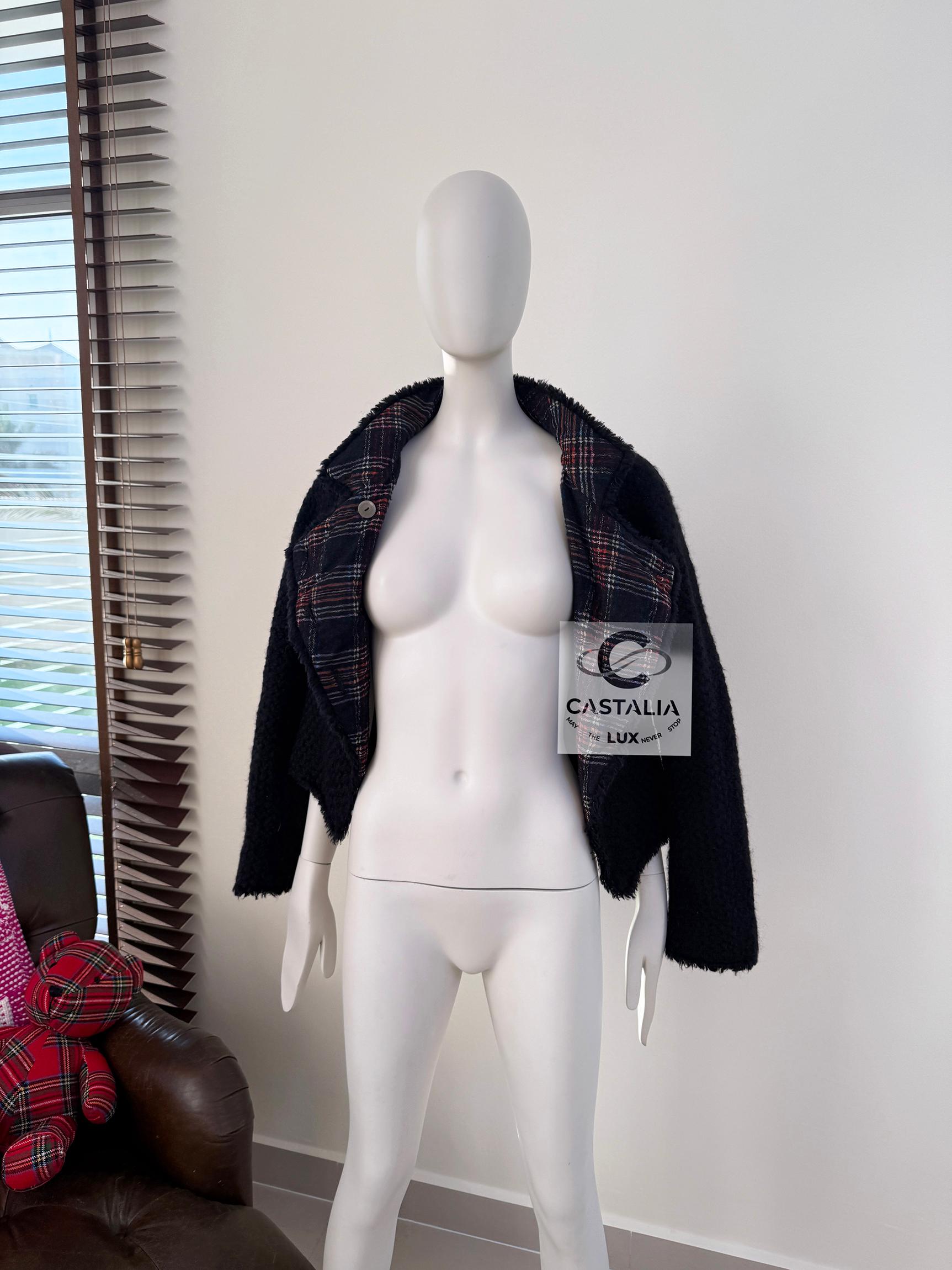 Chanel Iconic Paris / Edinburgh Schwarze Tartan-Tweedjacke 38 FR im Angebot 8