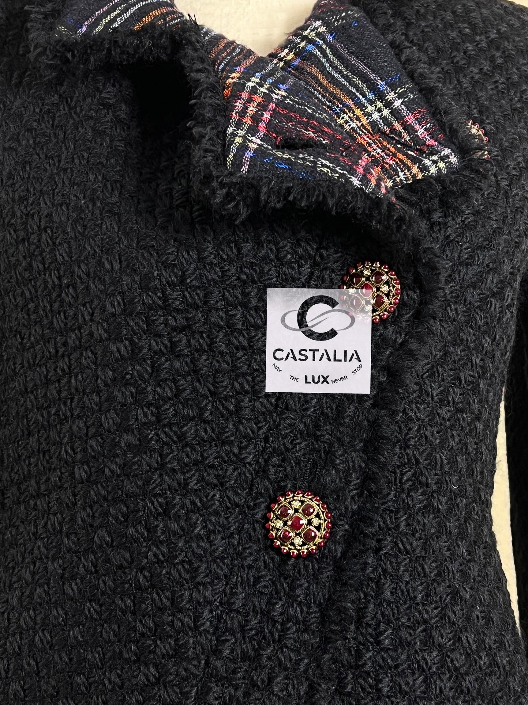 Chanel Iconic Paris / Edinburgh Black & Tartan Tweed Jacket 40 FR For Sale 11