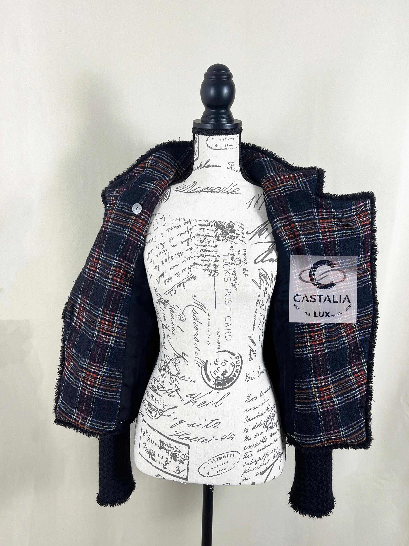Chanel Iconic Paris / Edinburgh Black & Tartan Tweed Jacket 40 FR For Sale 14