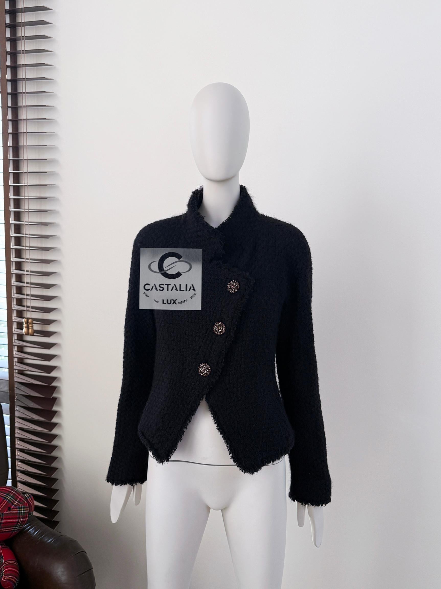 Chanel Iconic Paris / Edinburgh Schwarze Tartan-Tweedjacke 38 FR für Damen oder Herren im Angebot