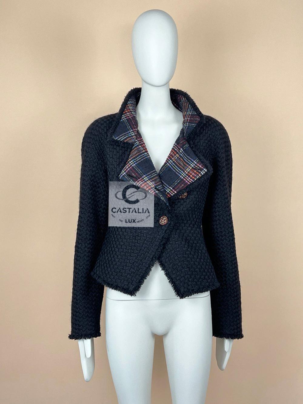 Chanel Iconic París / Edimburgo Chaqueta de tweed de tartán negro 1
