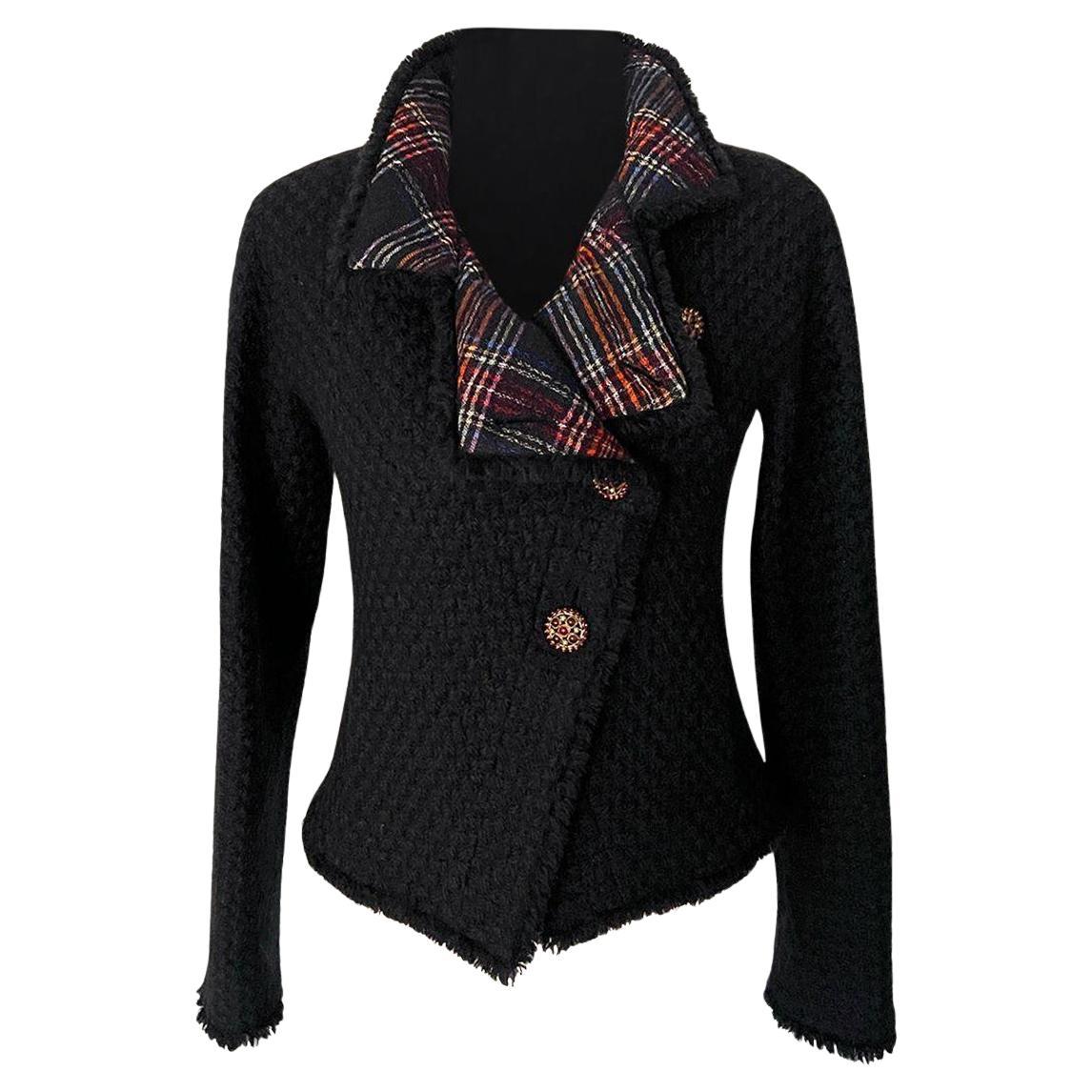 Chanel Iconic Paris / Edinburgh Black & Tartan Tweed Jacket 40 FR For Sale