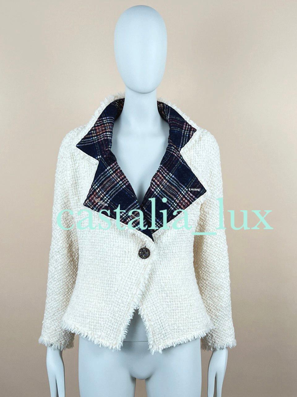 Chanel Iconic Paris / Edinburgh CC Jewel Buttons Tweed Jacket For Sale 8