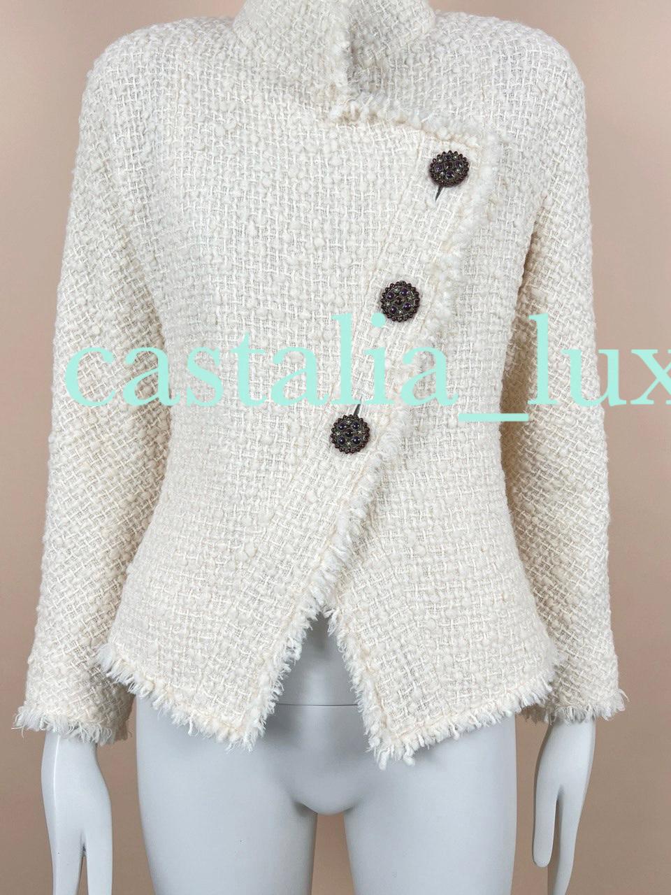 Giacca Chanel Iconic Paris / Edinburgh CC con bottoni Jewell in tweed 10