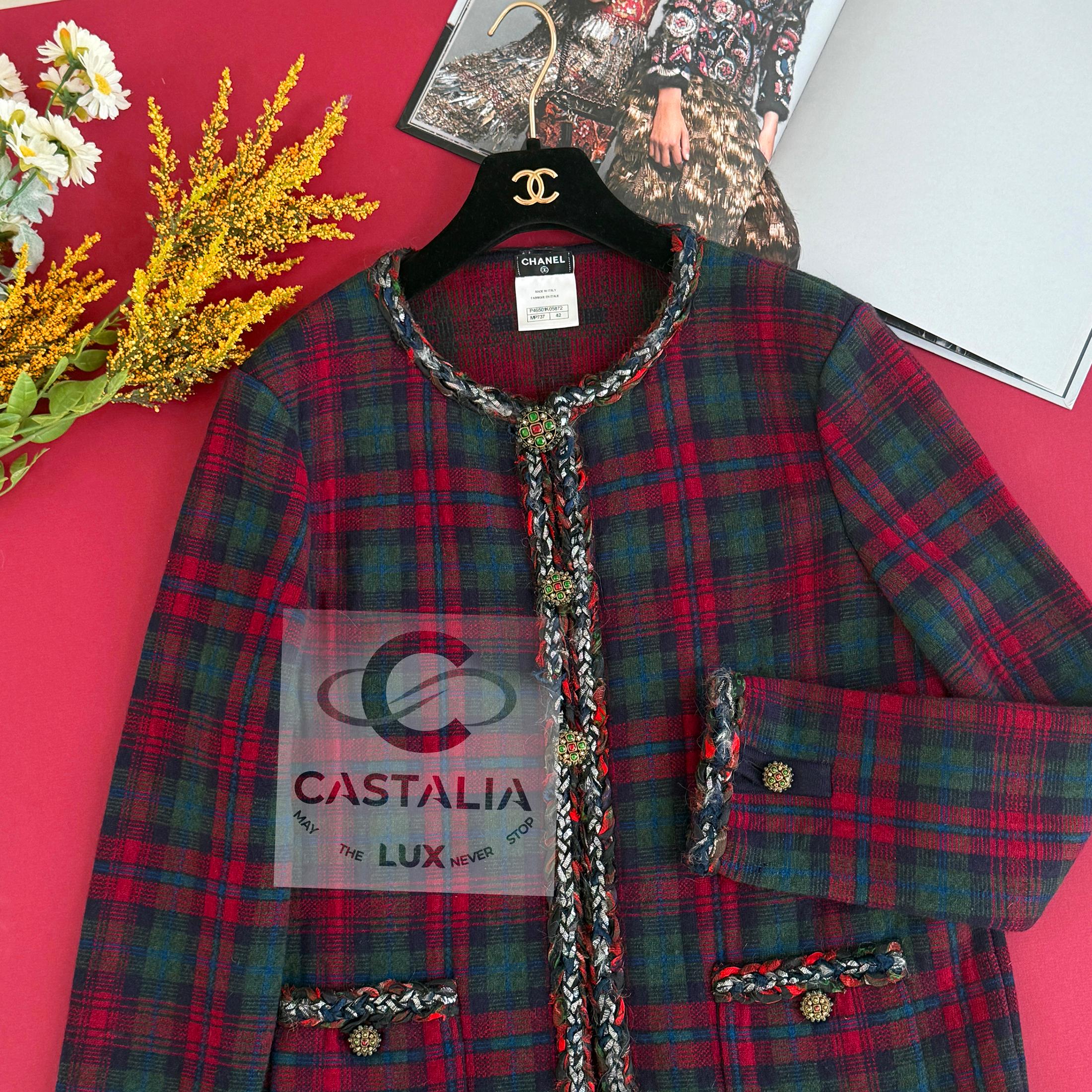 Chanel Iconic Paris / Edinburgh Giacca in tartan rosso 42 FR in vendita 7