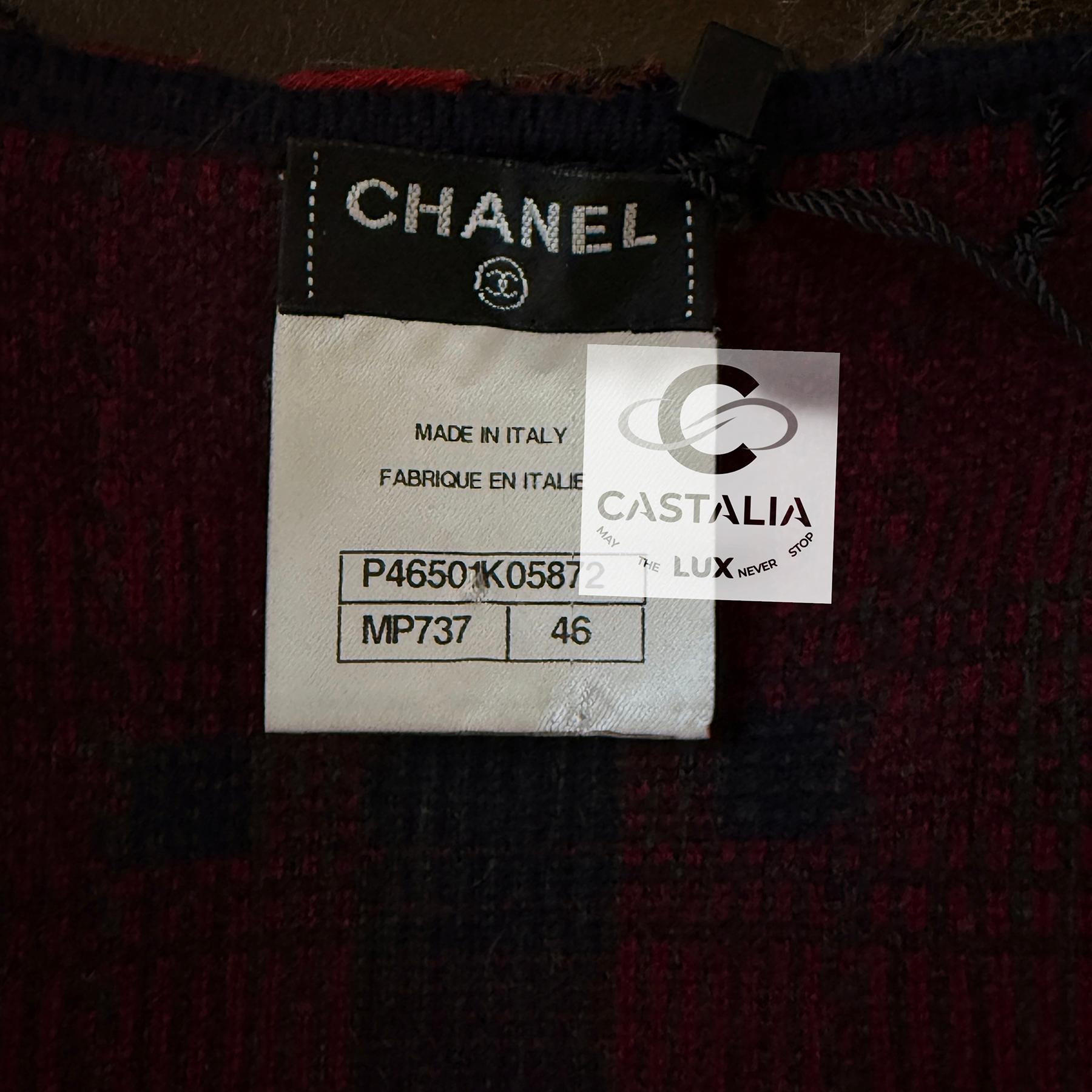 Chanel Iconic Paris / Edinburgh Red Tartan Jacket 46 FR For Sale 11