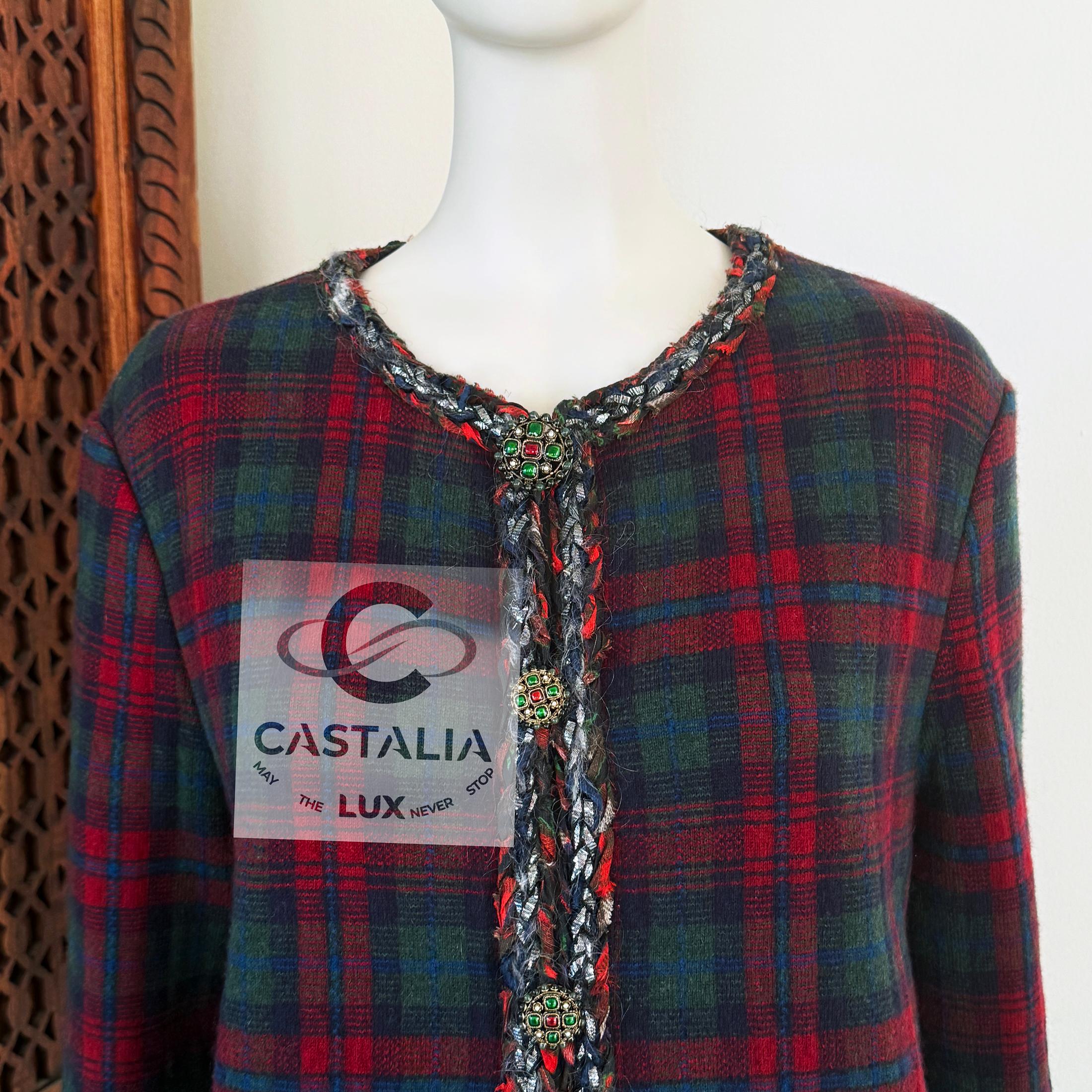 Chanel Iconic Paris / Edinburgh Red Tartan Jacket 46 FR For Sale 3