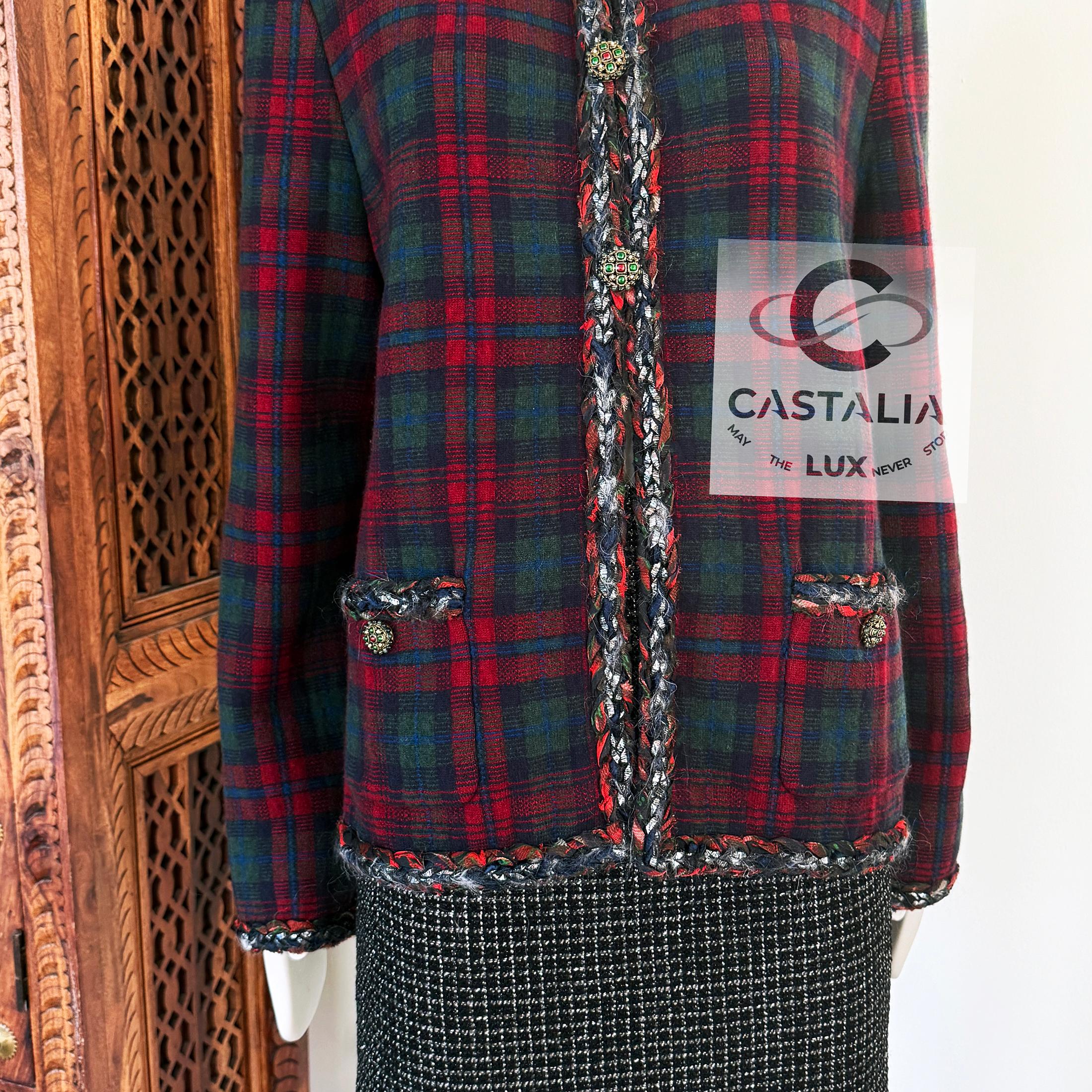 Chanel Iconic Paris / Edinburgh Red Tartan Jacket 46 FR For Sale 4
