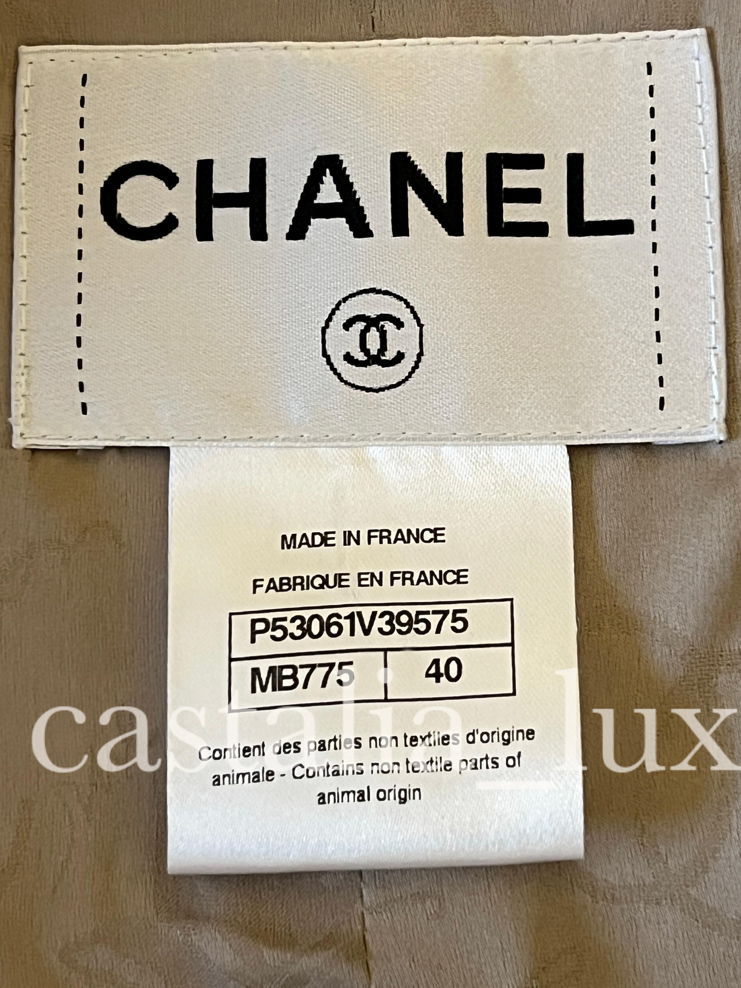 Chanel Iconic Paris / Seoul Beige Tweed Jacket For Sale 8
