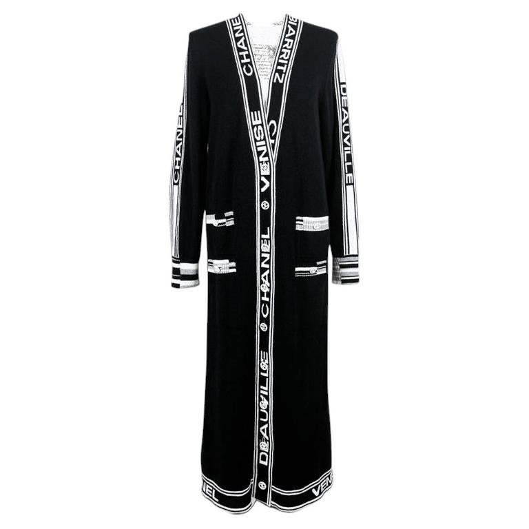 CHANEL – Kultiger, seltener CC-Logo-Maxi-Kaschmir-Cardigan „Deauville / Biarritz“