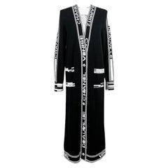 CHANEL – Kultiger, seltener CC-Logo-Maxi-Kaschmir-Cardigan „Deauville / Biarritz“