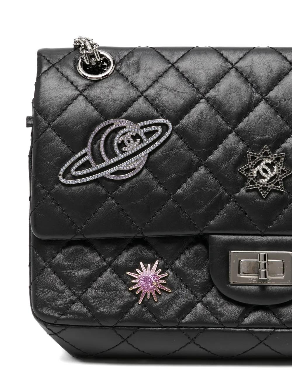 Chanel Iconic Space Reissue Charms Icons Mademoiselle Flap Shoulder Bag im Zustand „Gut“ im Angebot in Miami, FL