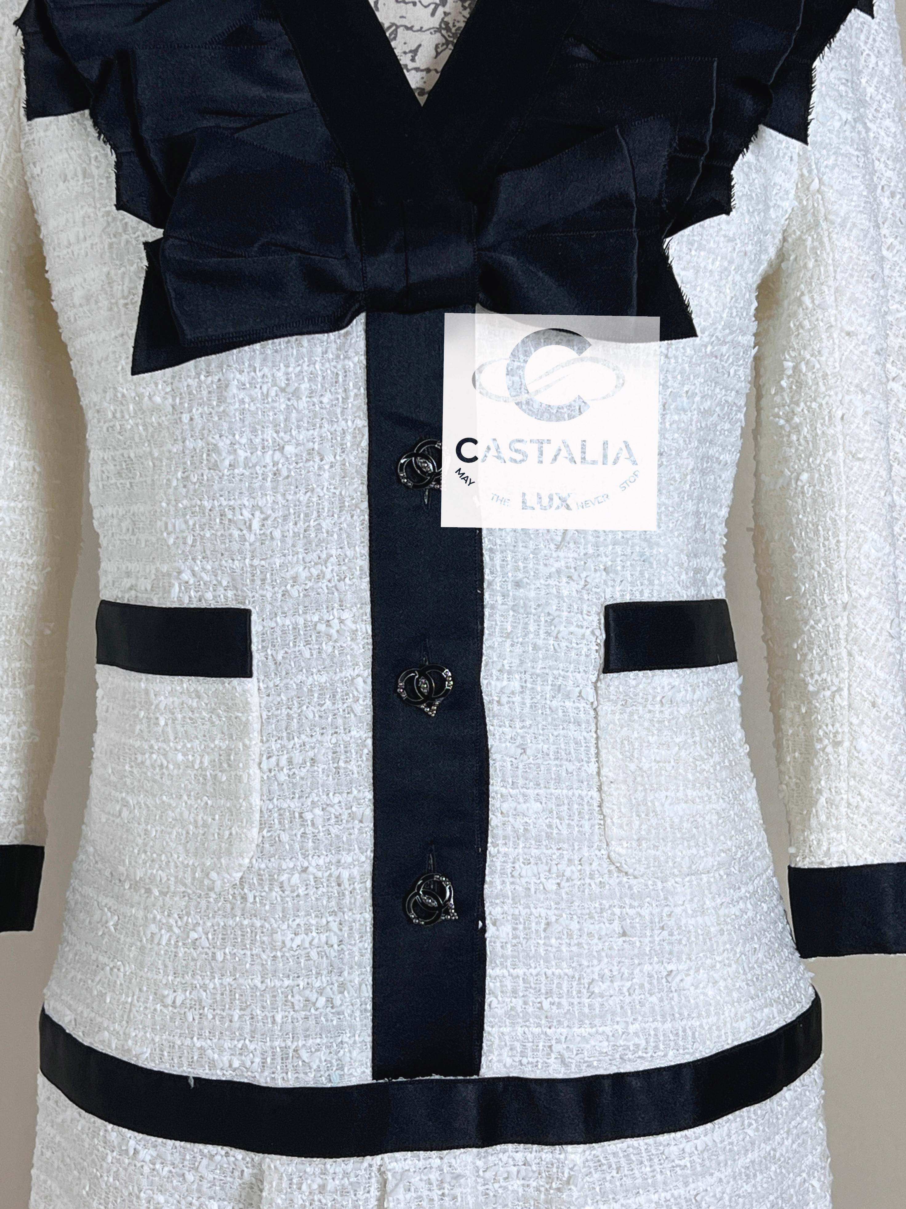 Chanel Iconic Supermodel Claudia Schiffer Style Tweed Dress 34 FR For Sale 7