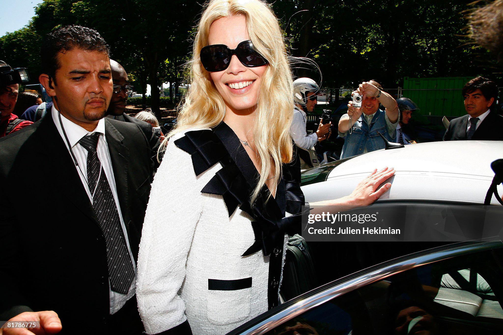 Chanel Iconic Supermodel Claudia Schiffer Style Tweed Dress 34 FR For Sale 1