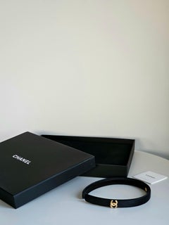 CHANEL Iconic Vintage classic Satin CC logo Headband black & gold