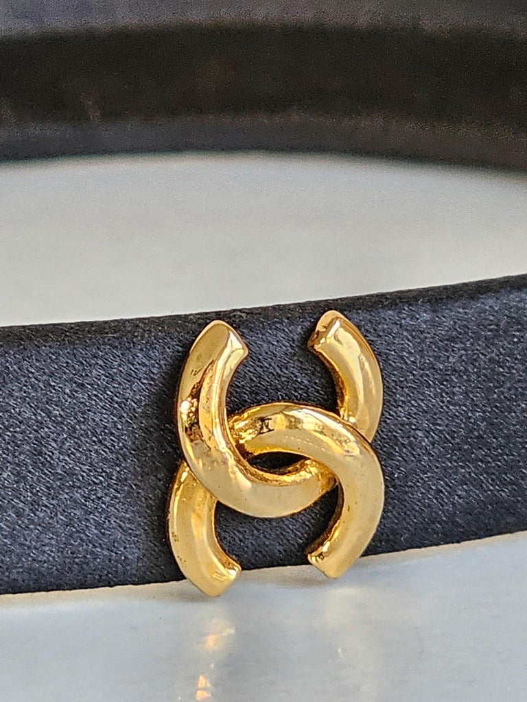 CHANEL Iconic Vintage classic Satin CC logo Headband black  display picture 3