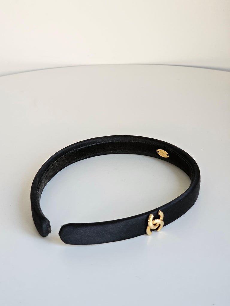 CHANEL Black Headband with Gold Logo Accent CHANEL Hollywood Hills Black Chain Link Leather CC Logo  main image 3