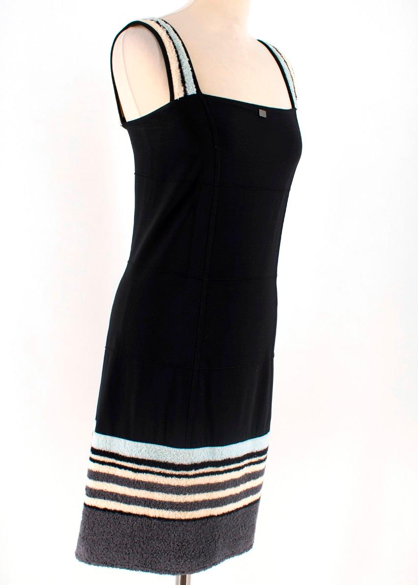 Chanel beach mini black dress with multicoloured towel textile on straps and bottom.

- Polyamide-nylon: 86%
- Elasthanne-spandex: 14%
- Incrustations/inset: 100% cotton
- Made in France


All measurements are taken seam to seam:
Chest: