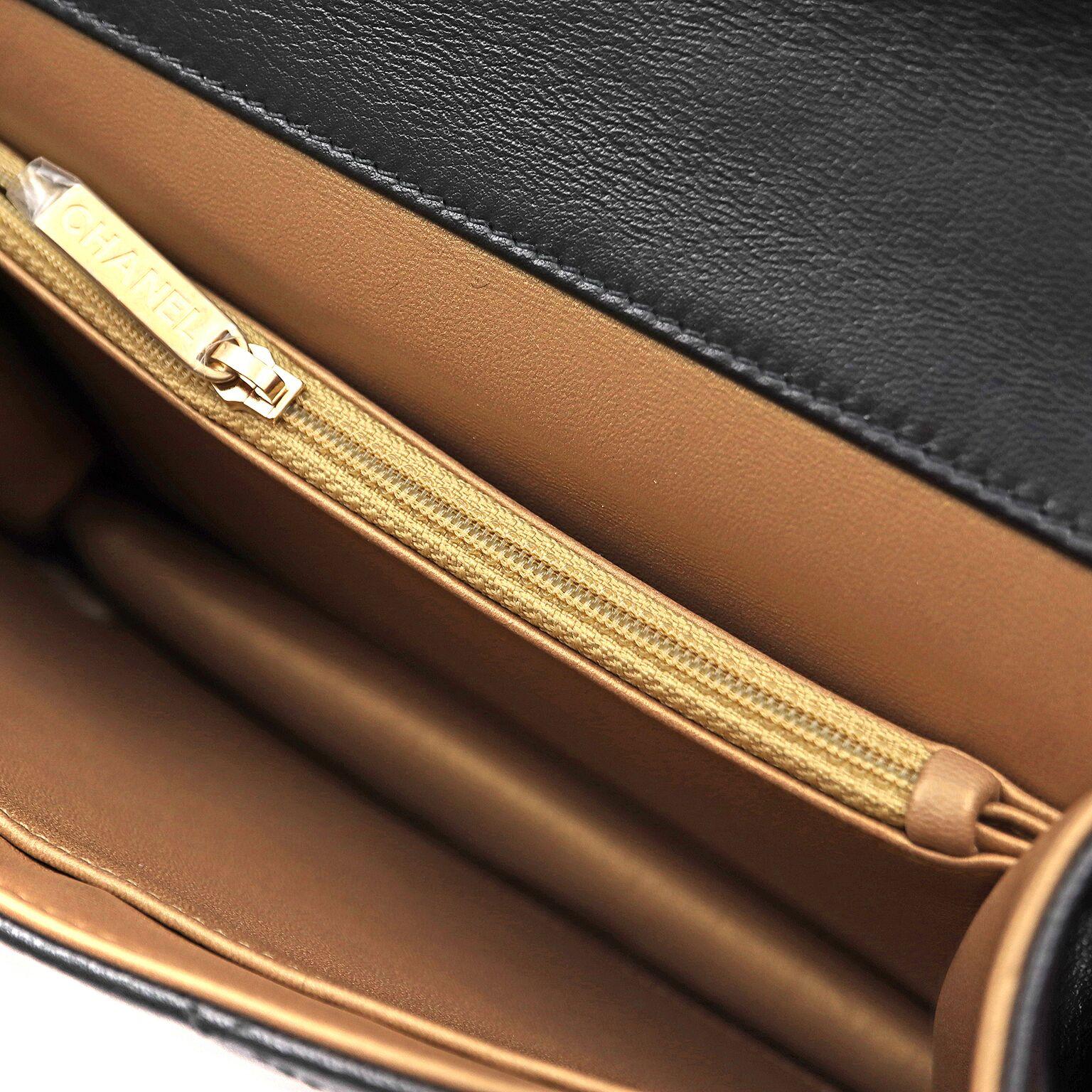 Chanel Imitation Black Goatskin Pearls & Gold-Tone Metal Flap Bag AS0584  1