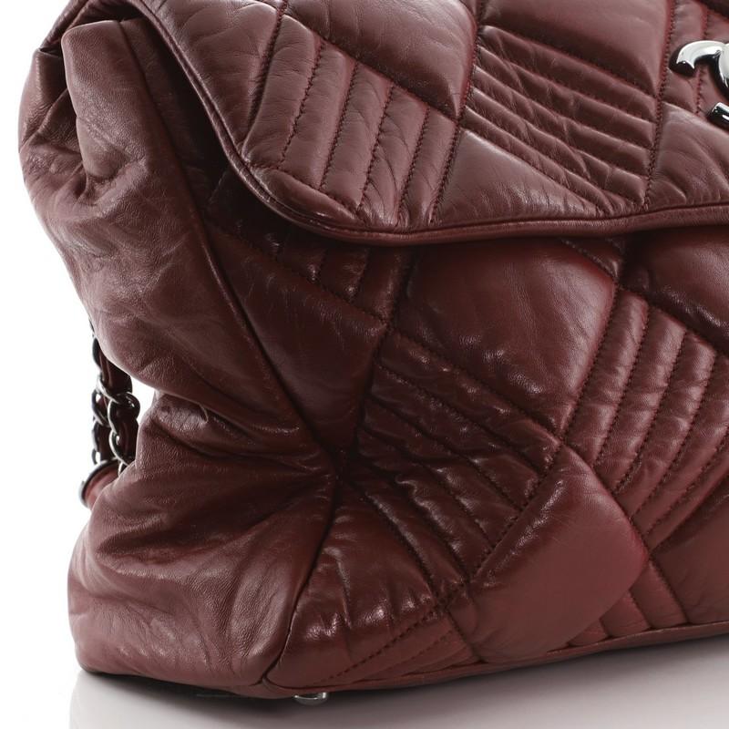 Chanel In and Out Flap Bag Gestepptes Lammfell Maxi 1