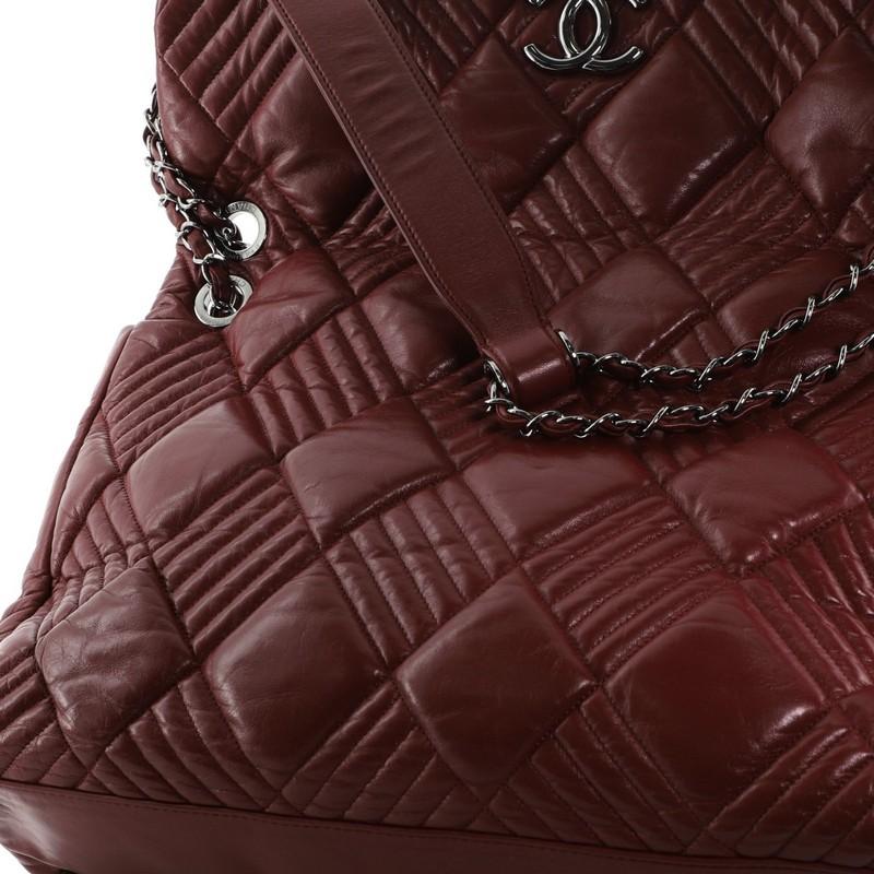 Chanel In and Out Flap Bag Gestepptes Lammfell Maxi 2