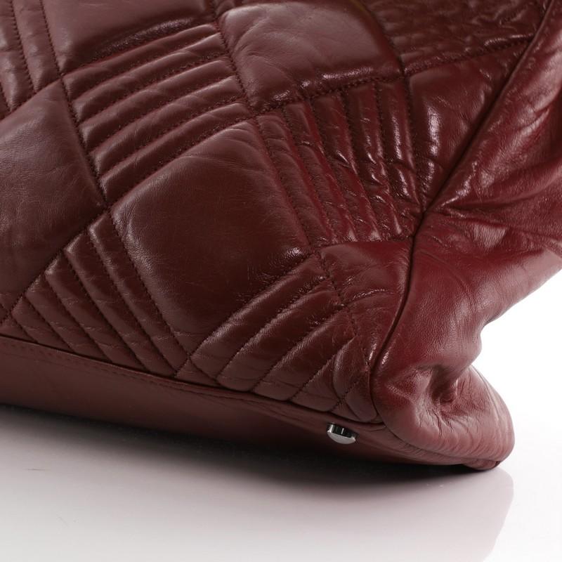Chanel In and Out Flap Bag Gestepptes Lammfell Maxi 3