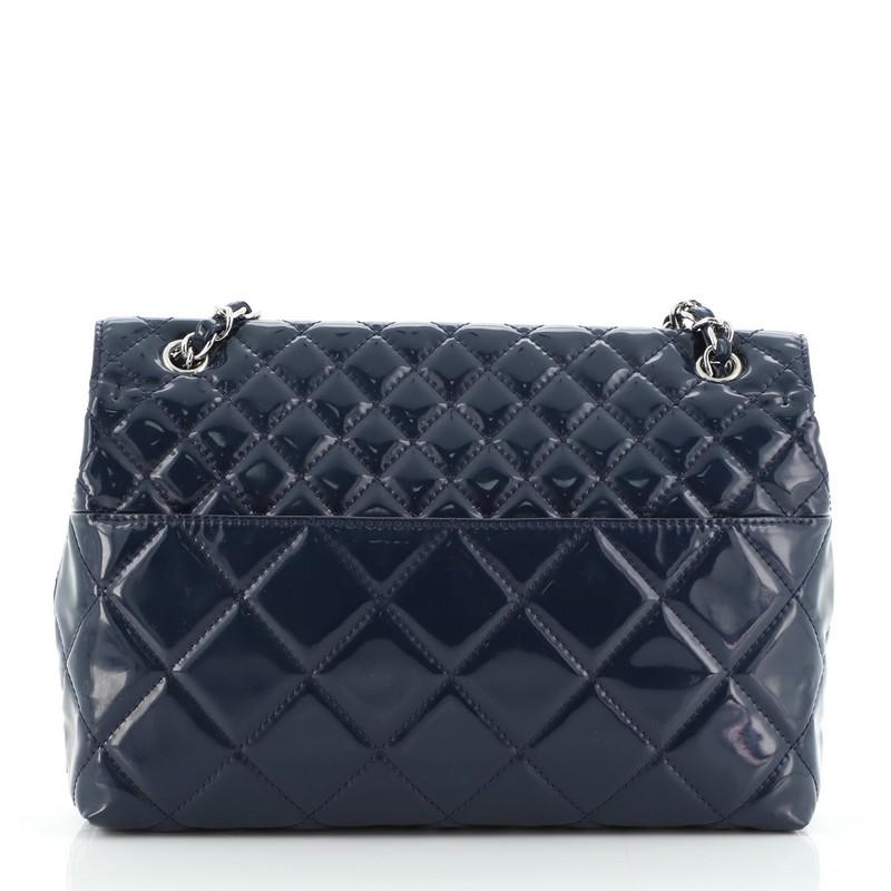 Chanel In The Business Borsa con patta in vinile trapuntato Maxi In condizioni buone a NY, NY