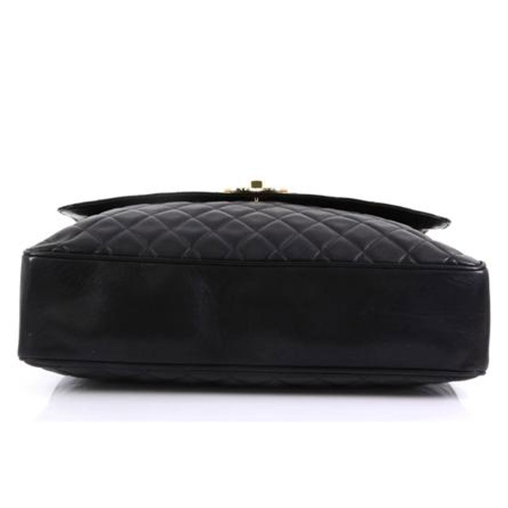 Chanel In The Classic Flap Vintage Large Business Shoulder Briefcase Bag Black Bon état - En vente à Miami, FL