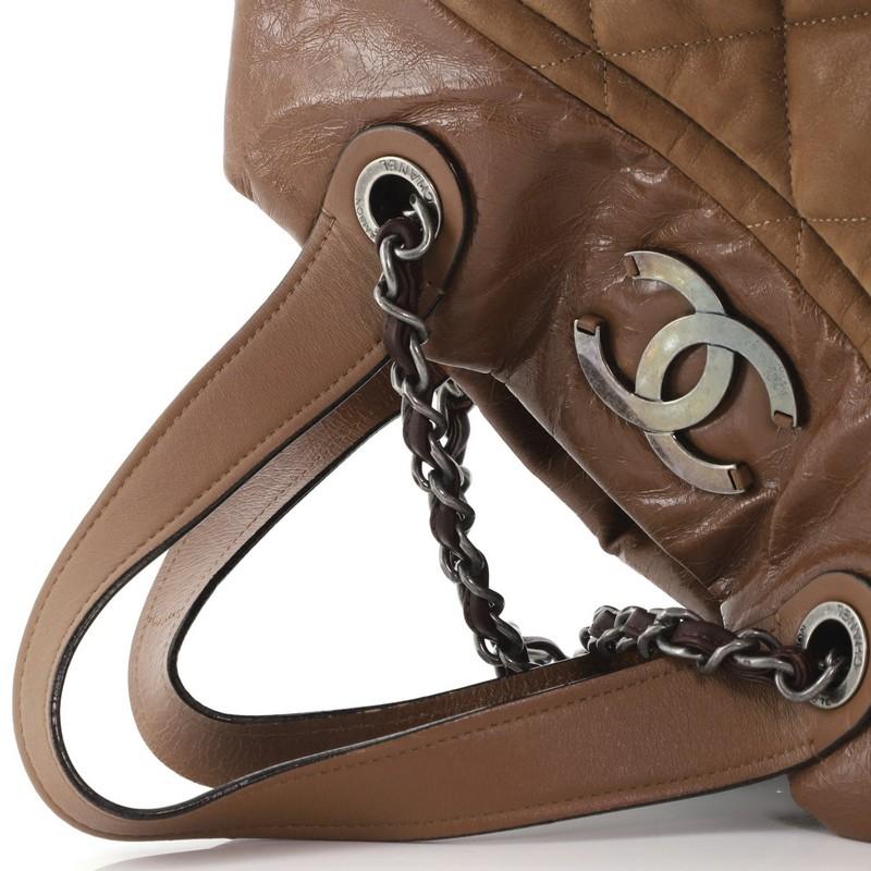 Chanel In The Mix Tragetasche aus gestepptem schillerndem Kalbsleder groß 2