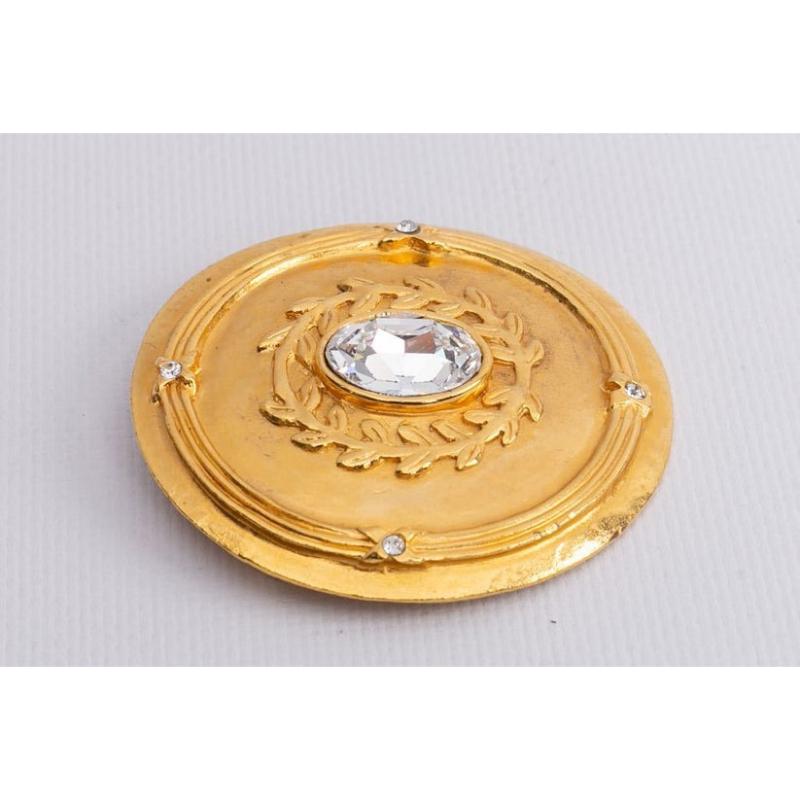 Chanel Ines De La Fressange Gilded Metal Brooch For Sale 1