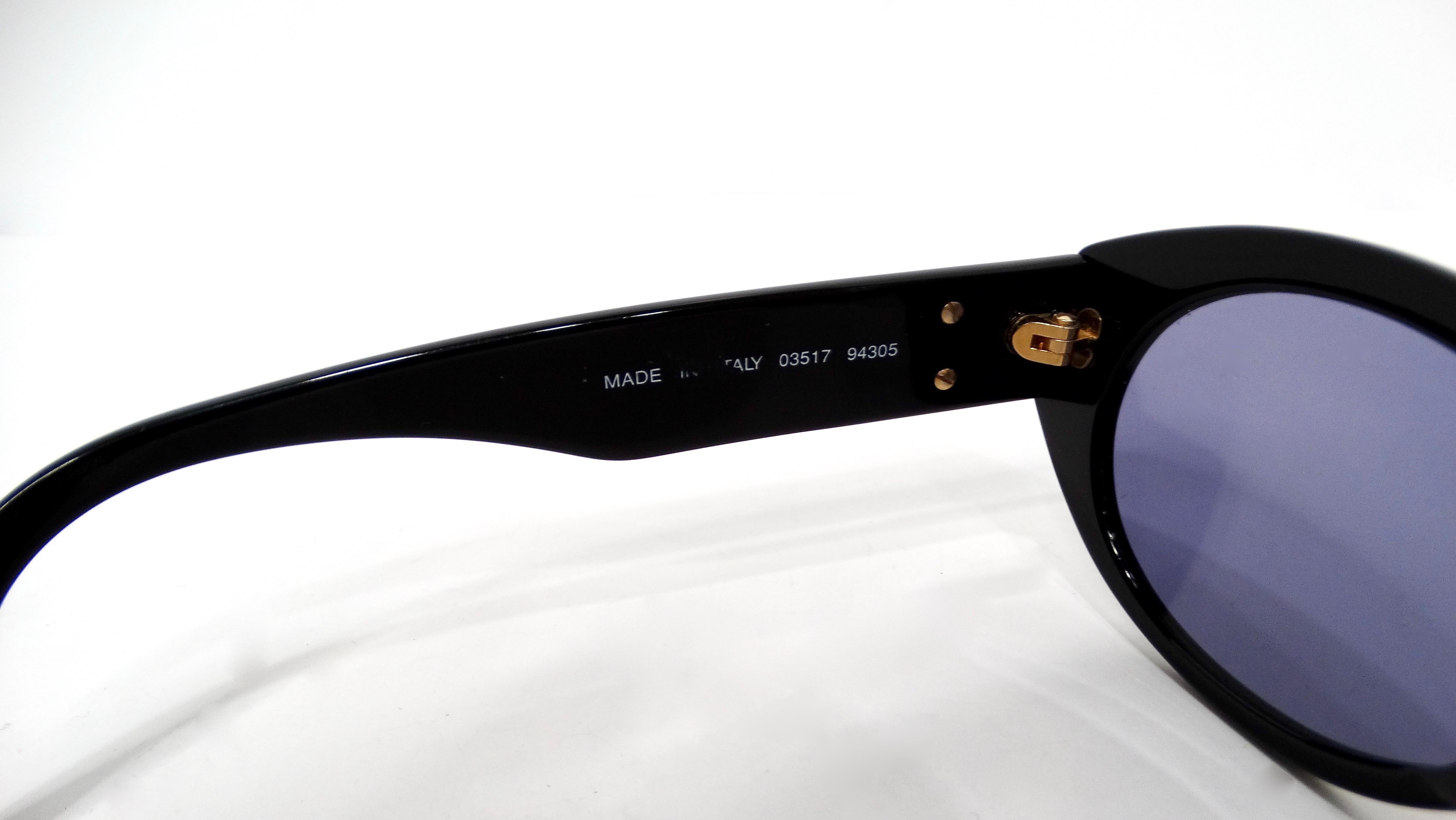 Chanel Interlocking CC Black Oval Frame Purple Tinted Sunglasses circa 1990s For Sale 2