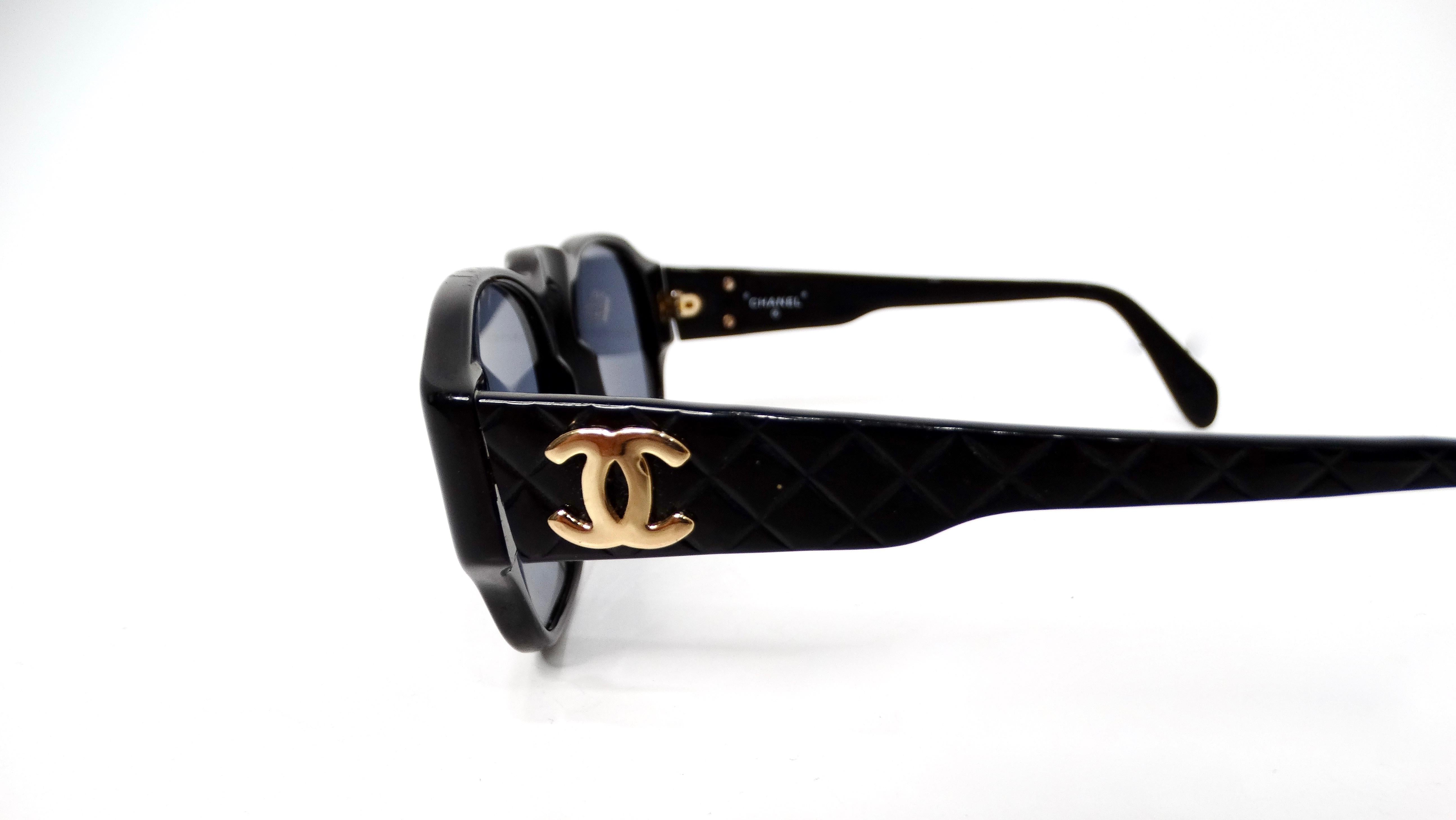 Women's Chanel Interlocking CC Black Square Framed Quilted Sunglasses circa Y2K For Sale
