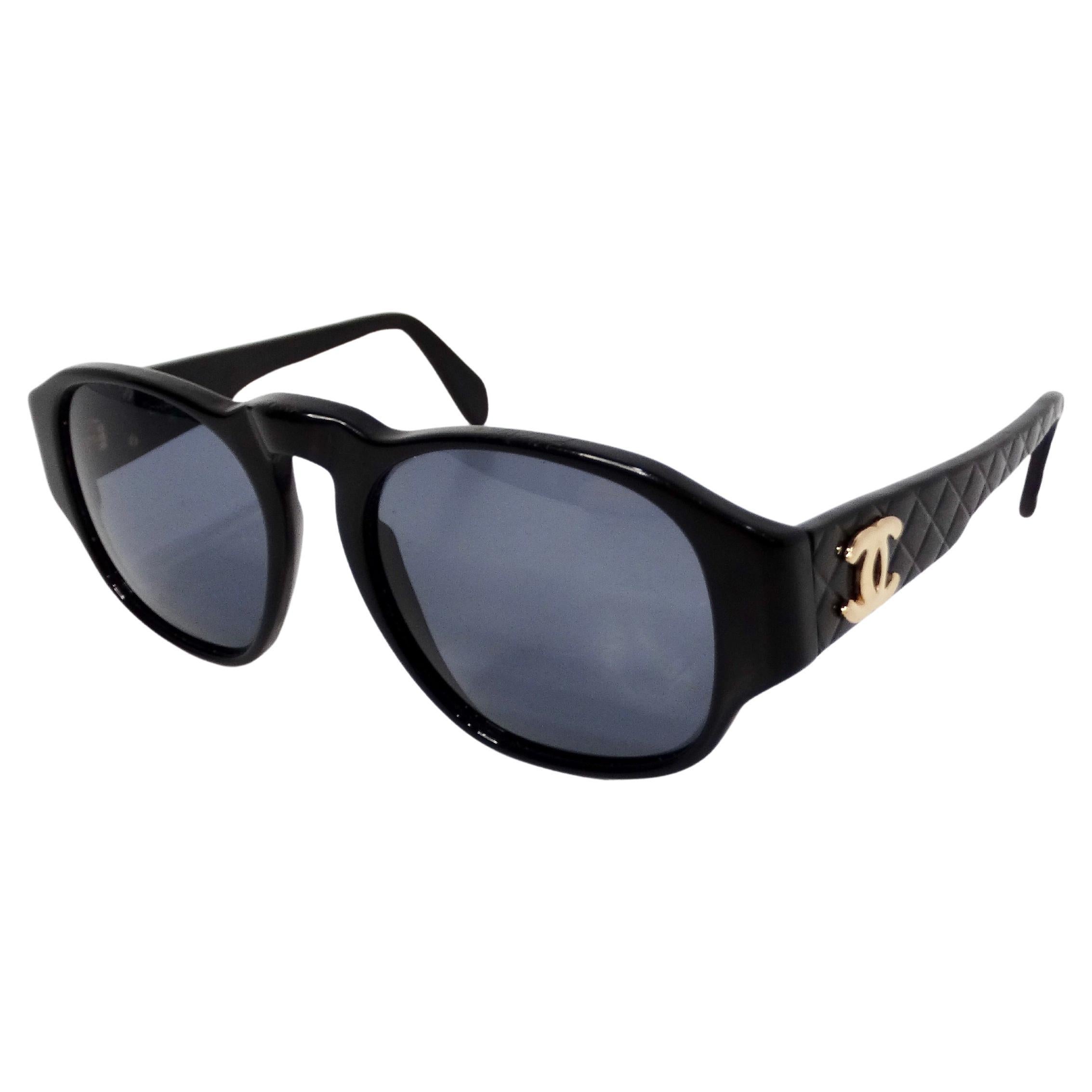 Chanel Interlocking CC Black Square Framed Quilted Sunglasses circa Y2K For Sale
