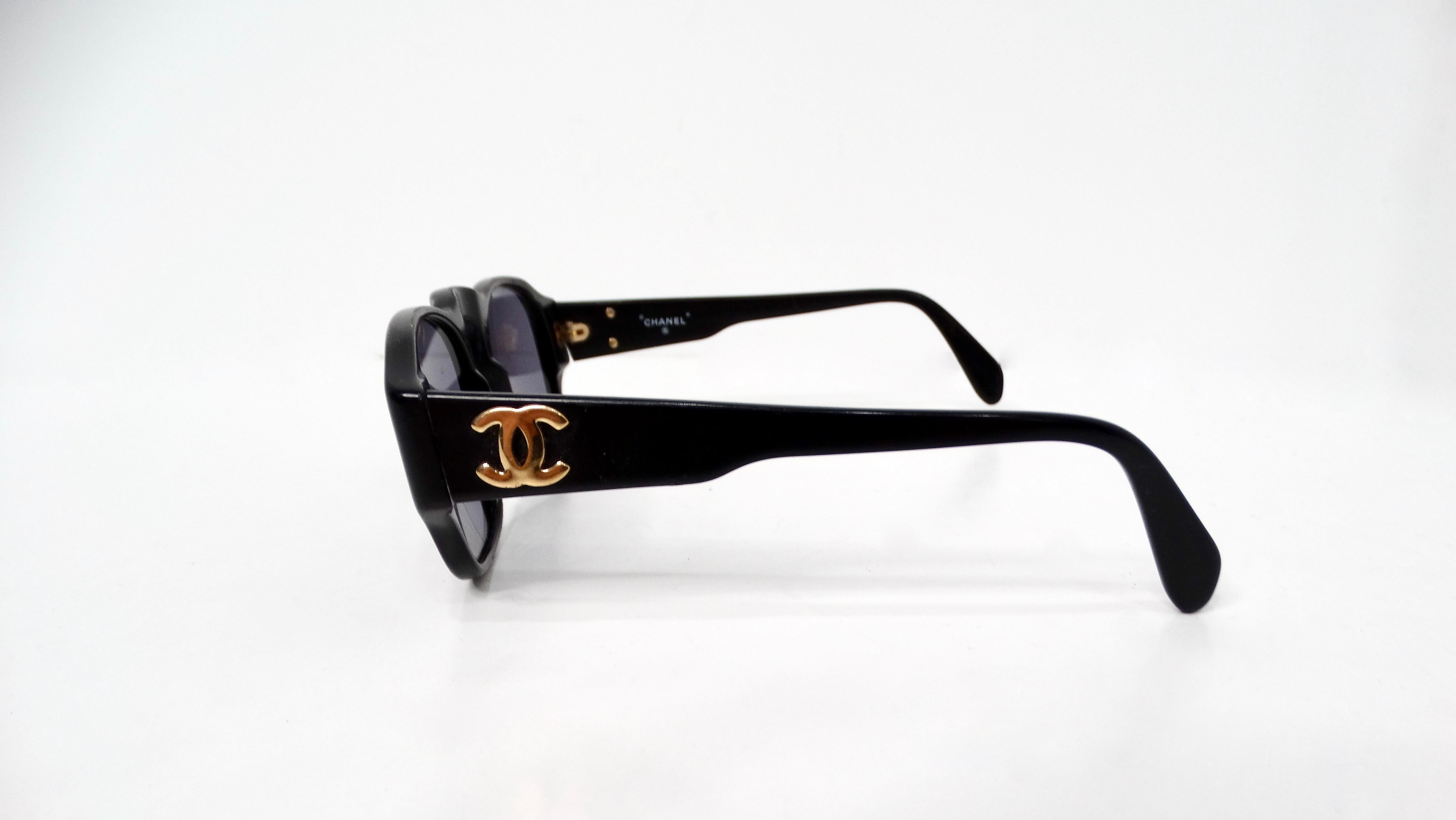 Chanel Interlocking CC Black Square Framed Sunglasses In Fair Condition For Sale In Scottsdale, AZ