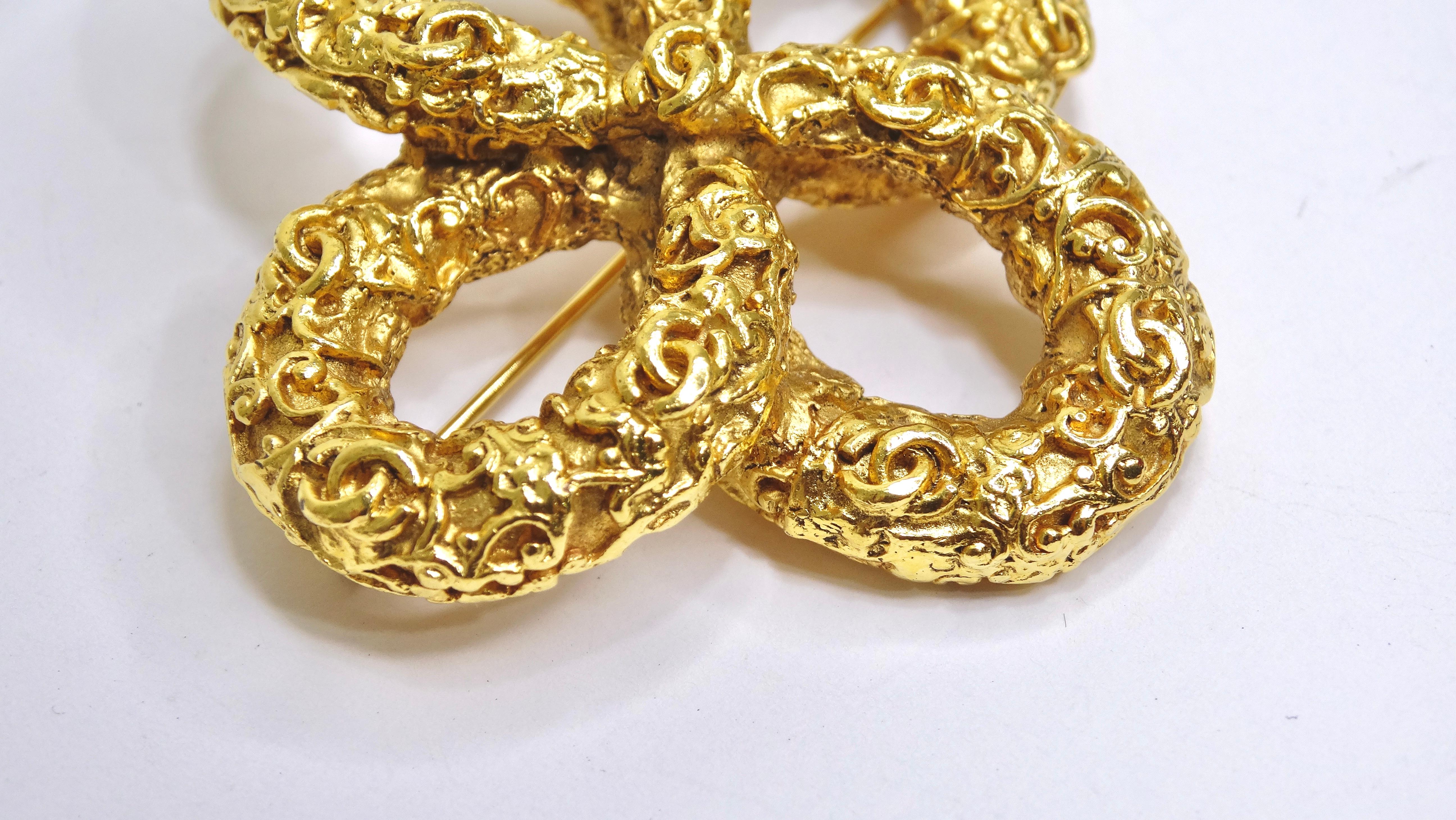 Chanel Interlocking CC Brooch In Excellent Condition For Sale In Scottsdale, AZ