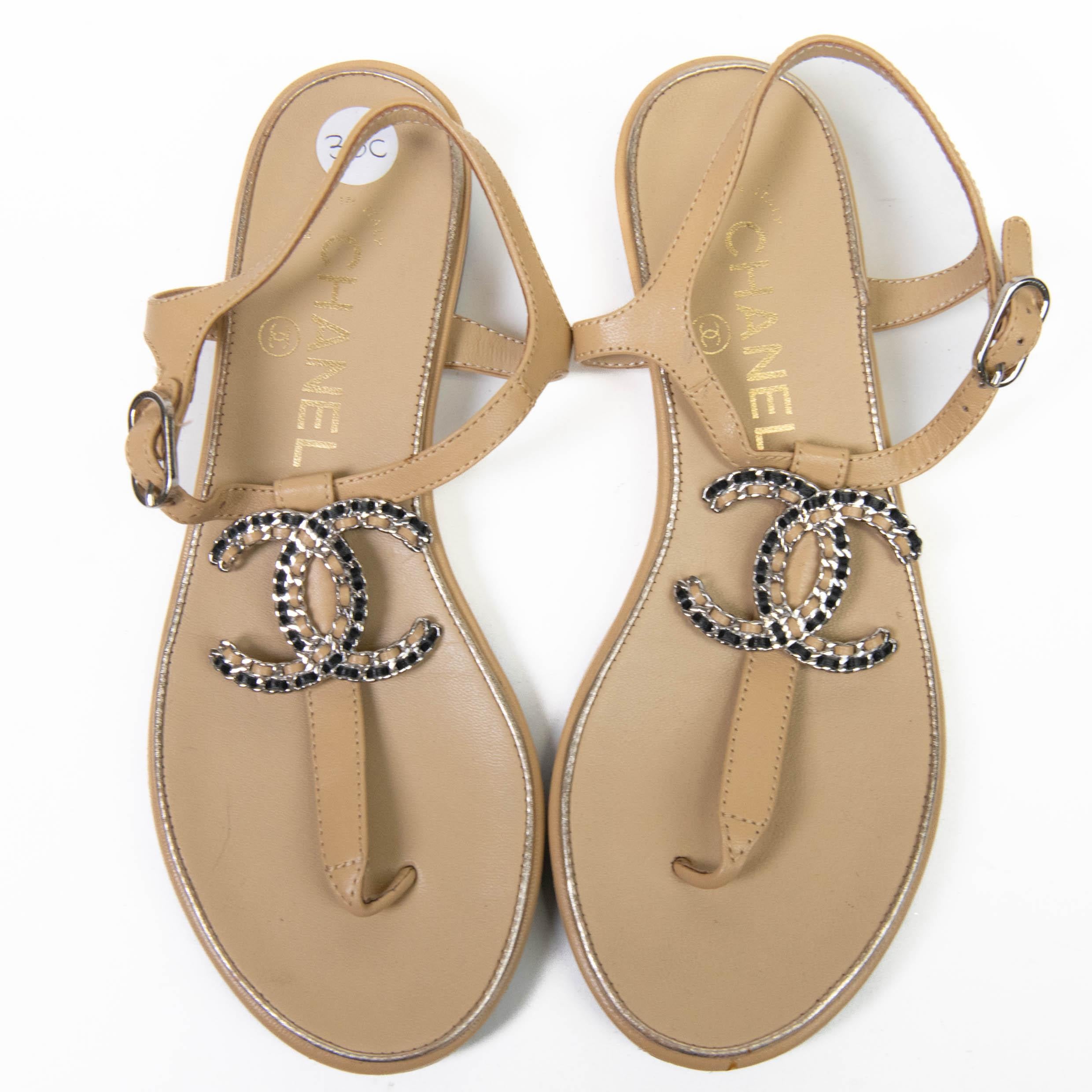 Chanel Interlocking CC Logo Beige Leather T-Strap Sandals Size 35c In Excellent Condition For Sale In Corona Del Mar, CA